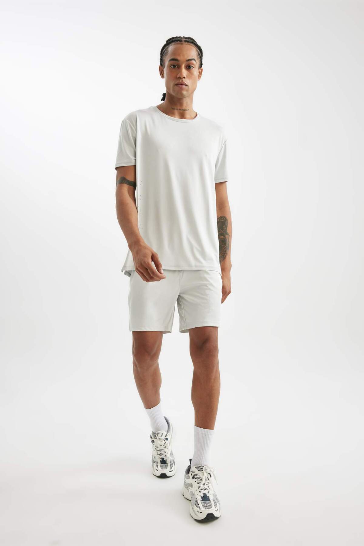 DeFactoFit Standart Fit Normal Kesim Sporcu Kısa Paça Şort C9176AX24AU görsel 4