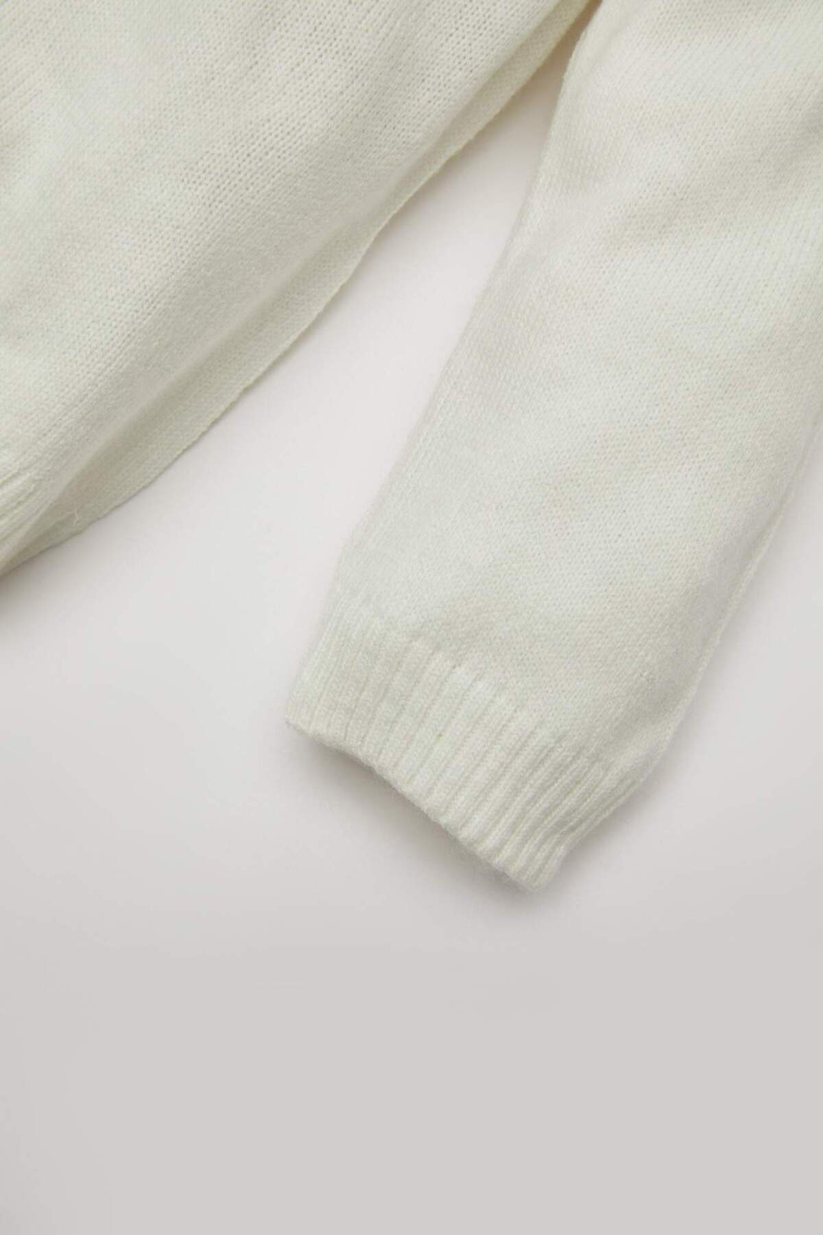 Defacto Bisiklet Yaka Triko Kazak Kız Bebek X8187A224AU fotoğrafı 6 (önizleme)