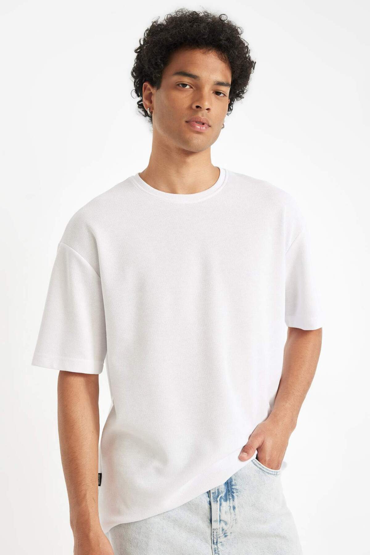 Defacto Comfort Regular Fit Relaxed Cut Crew Neck Short Sleeve Heavy Fabric Basic Plain White T-Shirt B4444Ax24