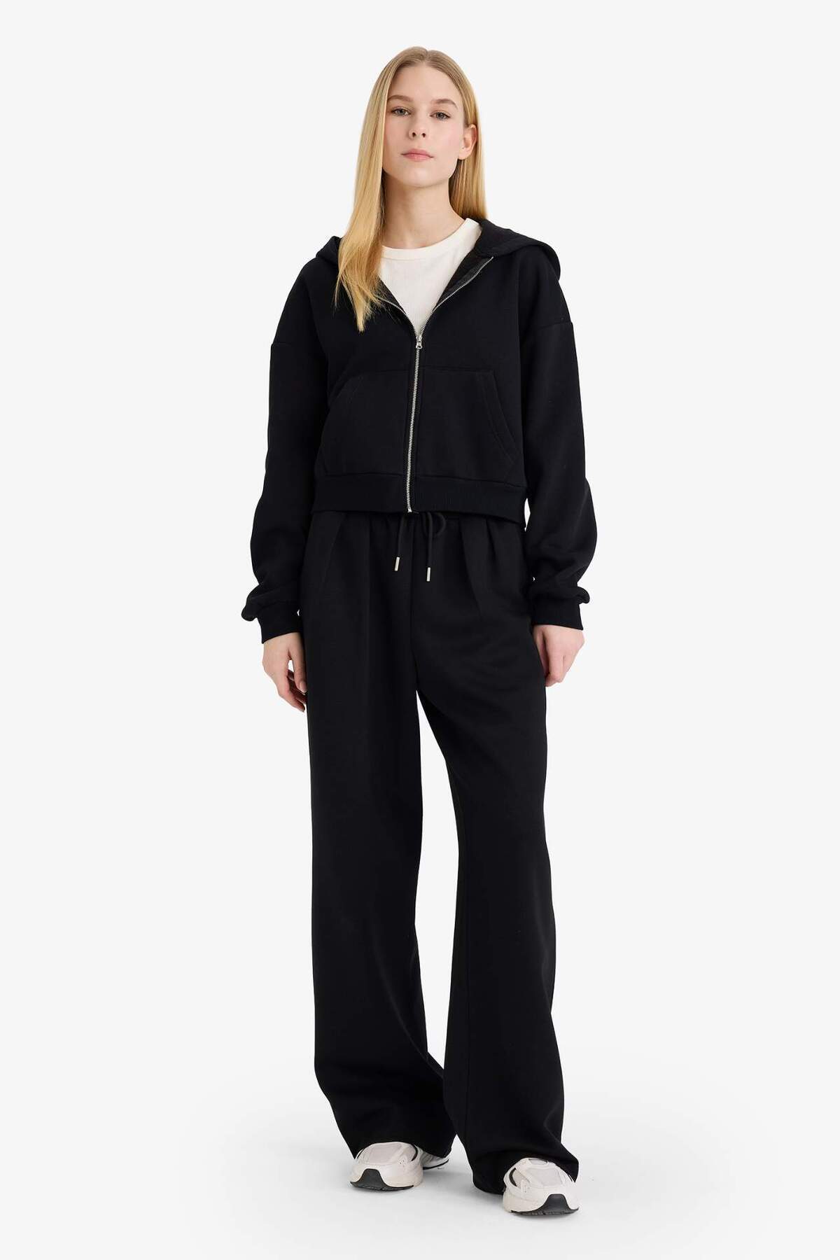 Defacto  Standart Fit Kapüşonlu Basic Düz Kanguru Cepli Fermuarlı Sweatshirt Z7069AZ24WN - Görsel 2