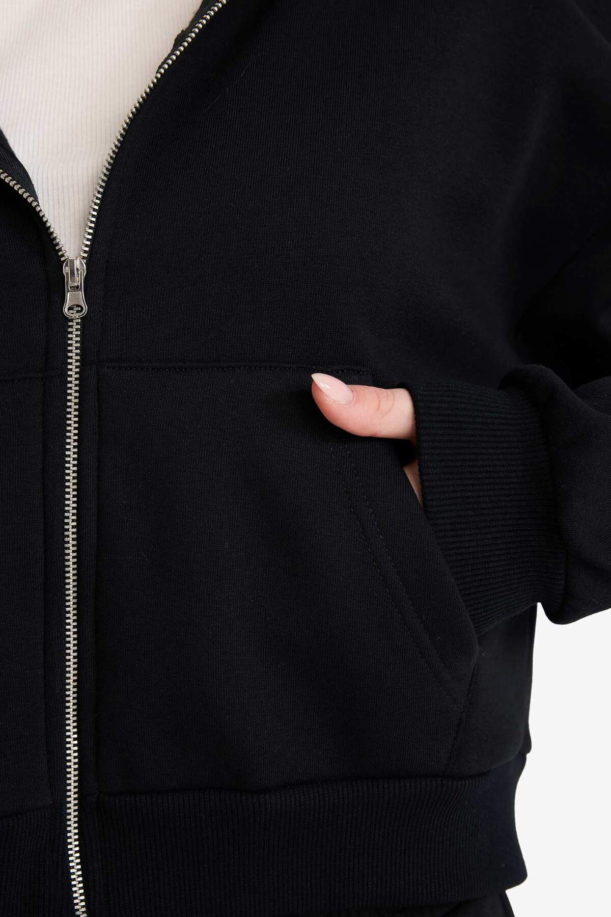 Defacto  Standart Fit Kapüşonlu Basic Düz Kanguru Cepli Fermuarlı Sweatshirt Z7069AZ24WN - Görsel 4