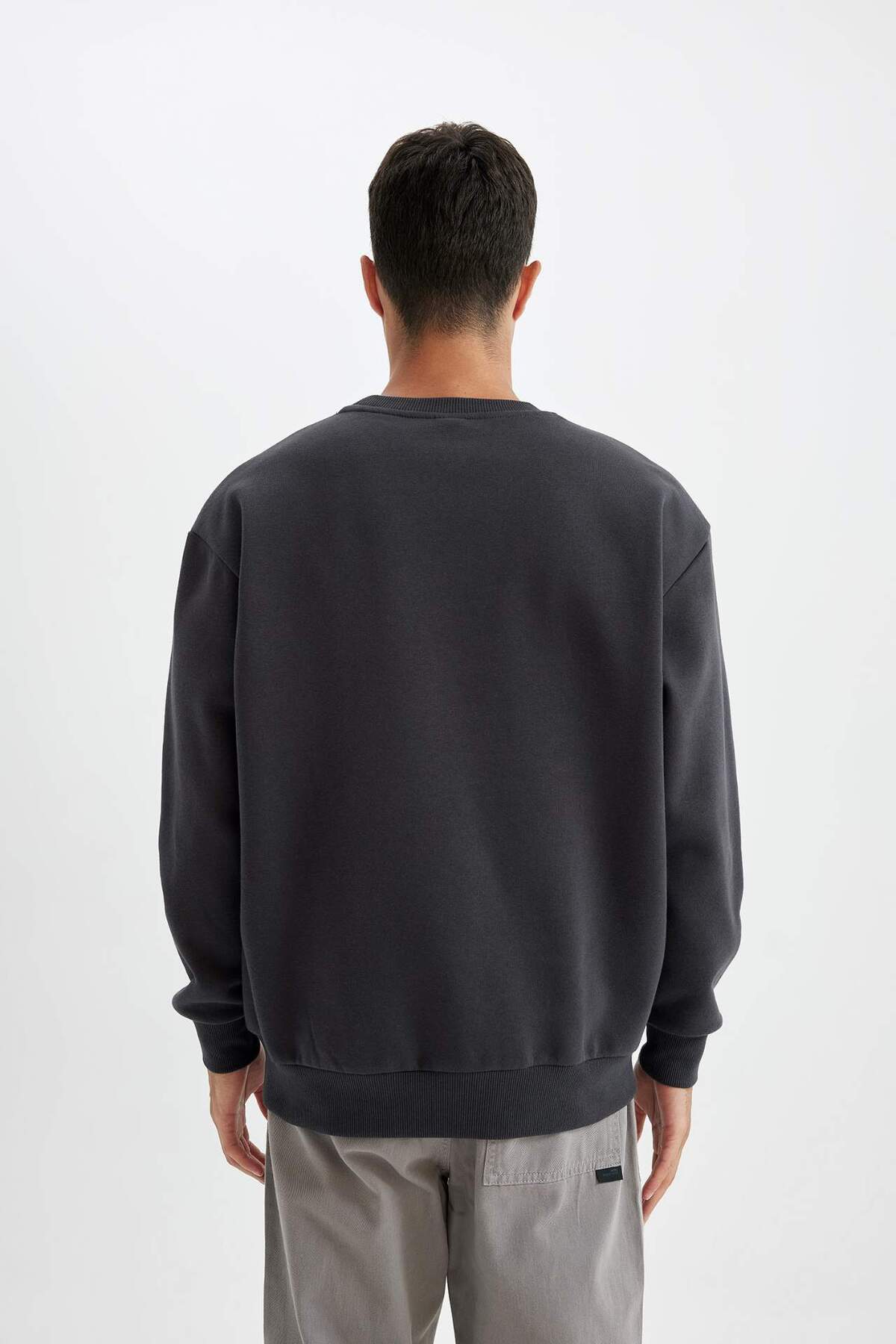 DeFacto Oversize Geniş Kalıp Bisiklet Yaka Kalın Basic Düz Sweatshirt T5139AZ24AU görsel 7