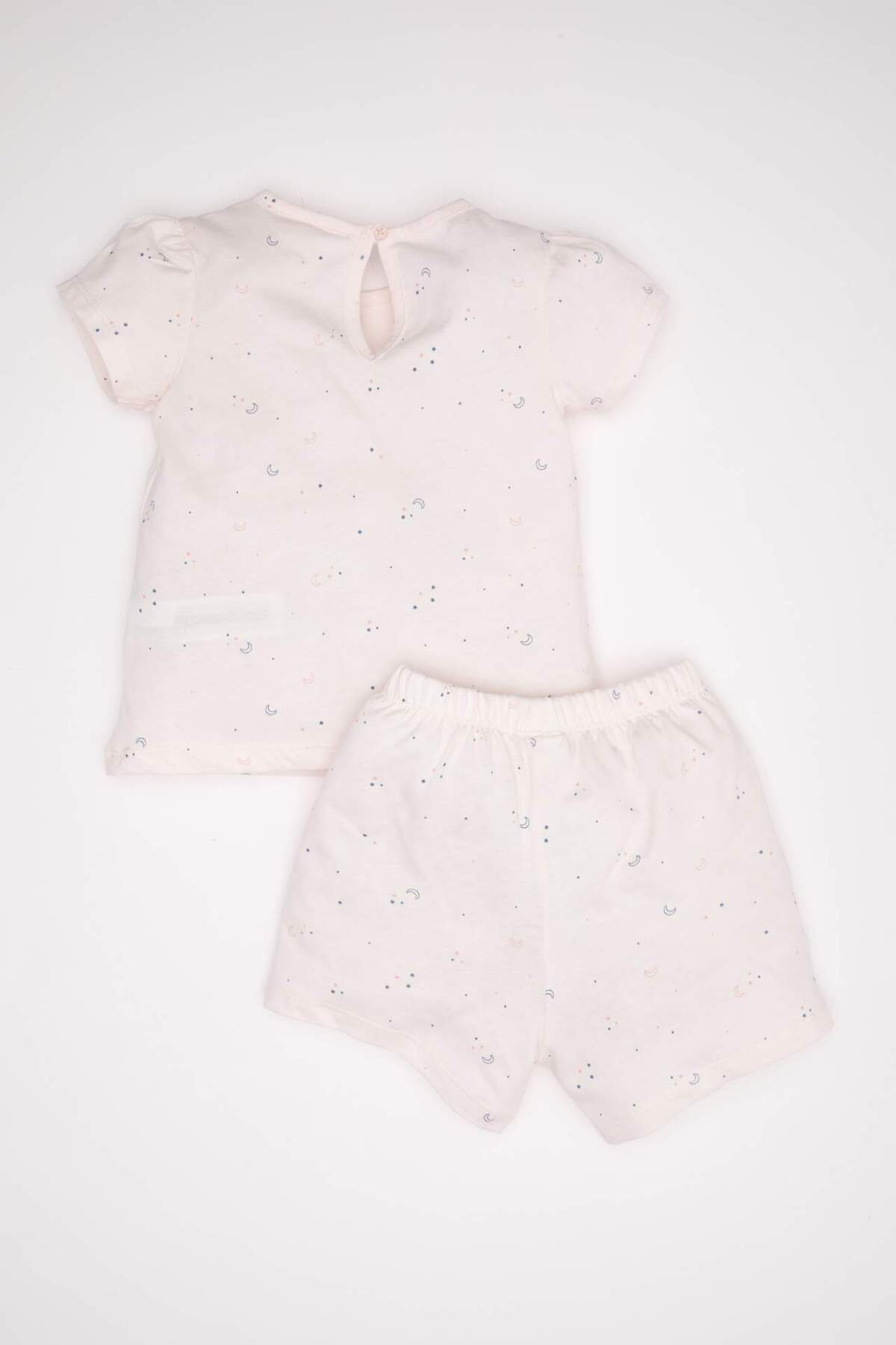 Defacto Kız Bebek Pijama Takım Karanlıkta Parlayan Penye Kısa Kollu Üst Beli Lastikli Şort Alt C5066A524HS fotoğrafı 5 (önizleme)