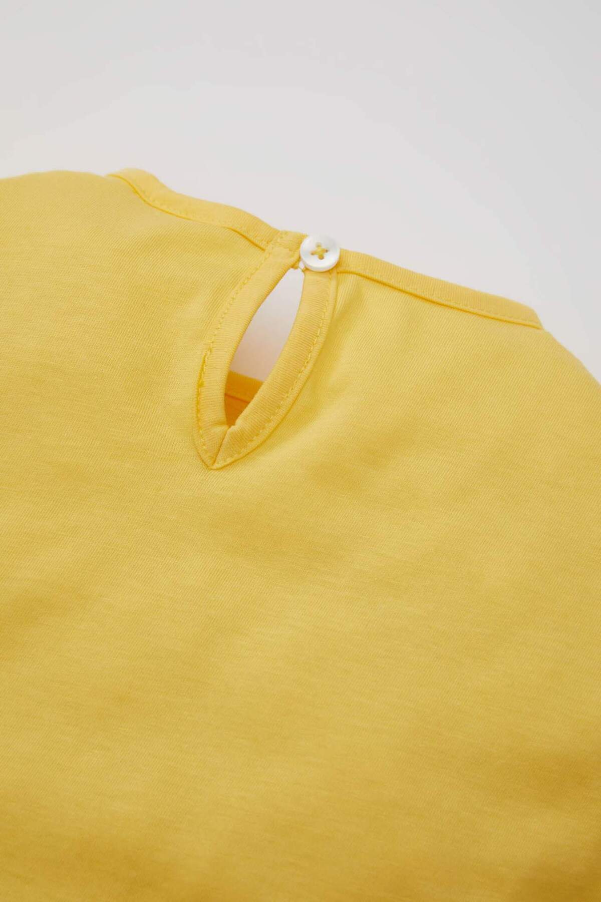 Defacto Kız Bebek 2li Takım Bisiklet Yaka Baskılı Kısa Kollu Tişört Şort C0036A524SM fotoğrafı 4 (önizleme)