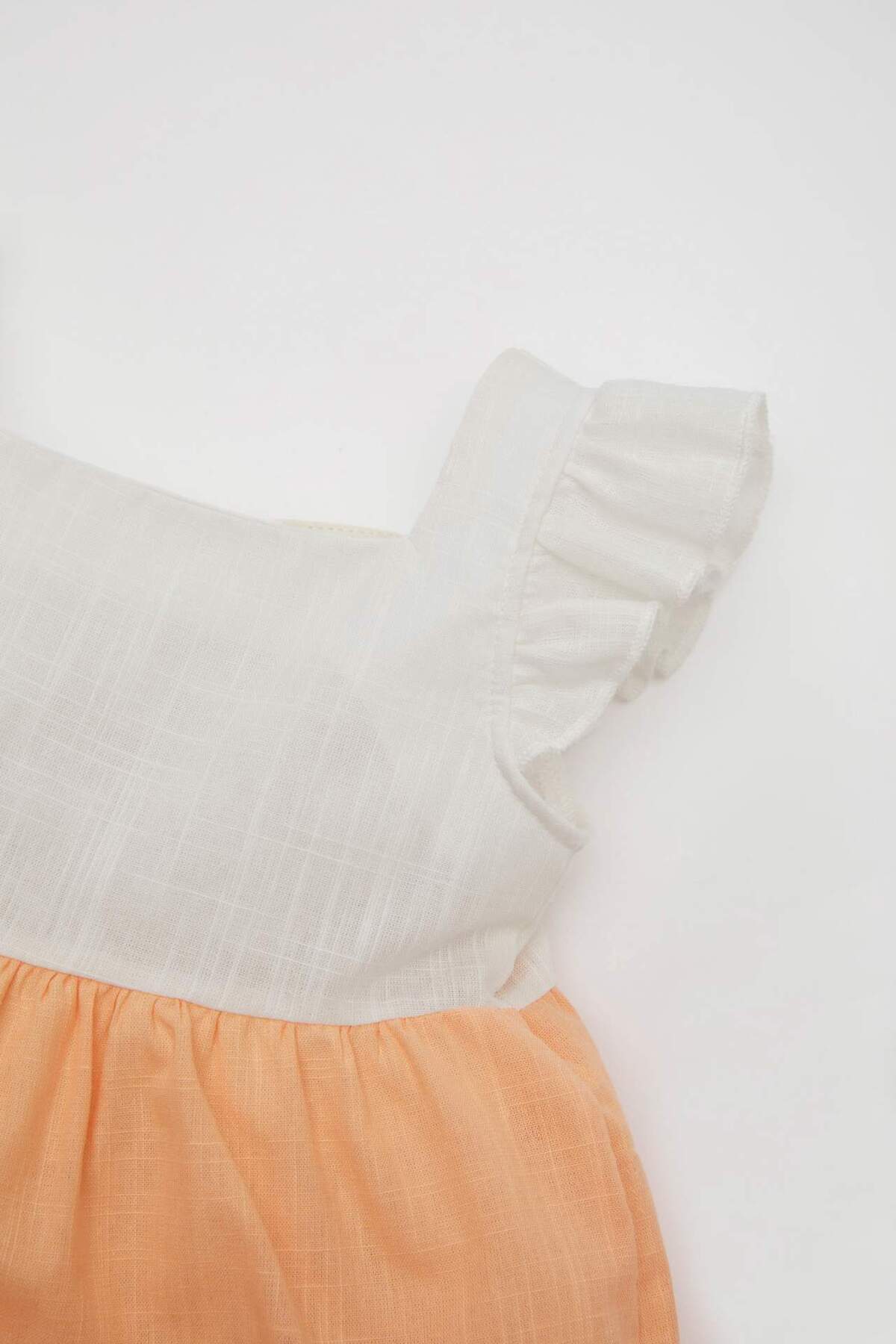 Defacto Kısa Kollu Keten Görünümlü Elbise Kız Bebek C7243A524SM fotoğrafı 2 (önizleme)