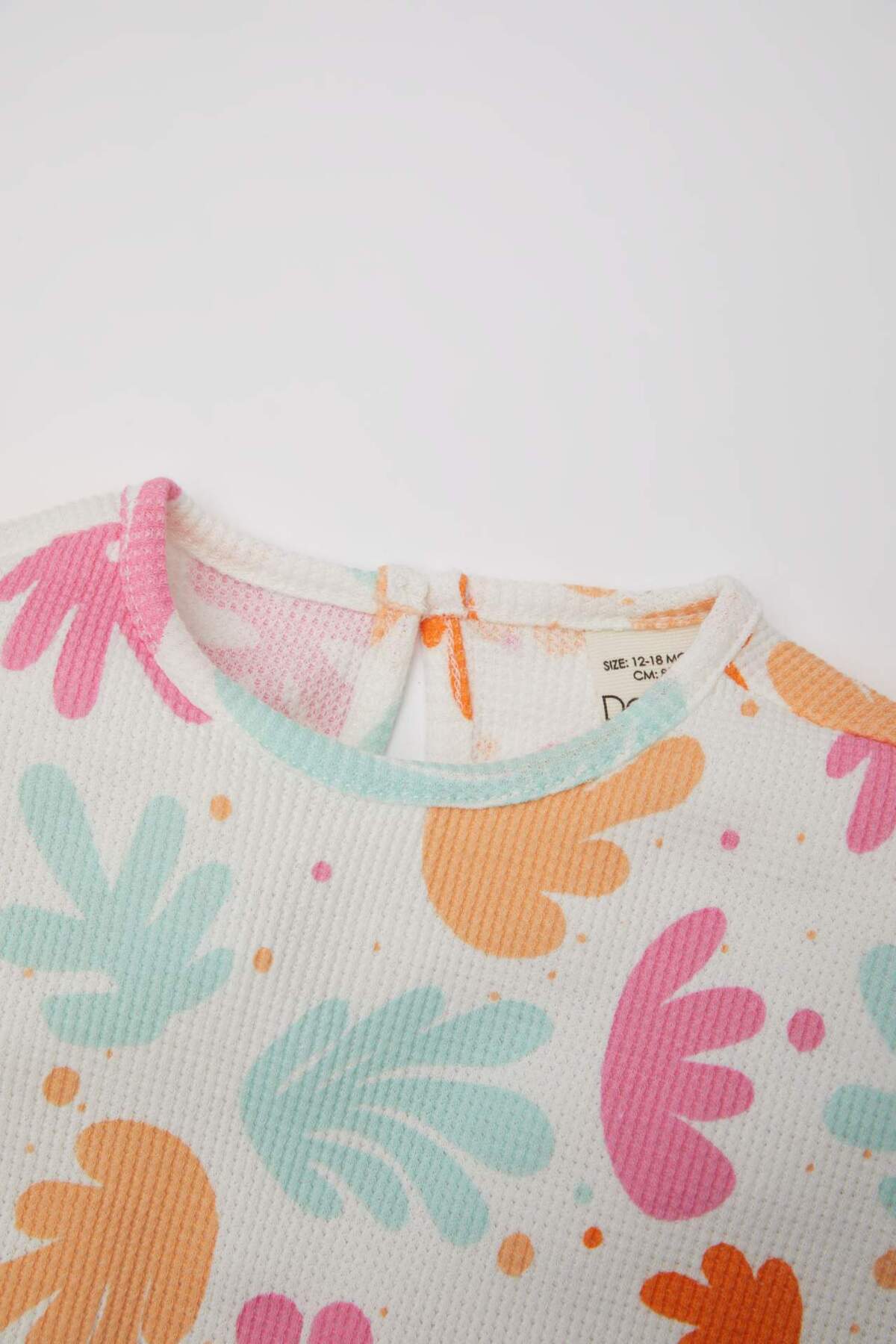 Defacto Kız Bebek 2li Takım Desenli Waffle Bisiklet Yaka Kısa Kollu Tişört Şort C9469A524SM fotoğrafı 3 (önizleme)