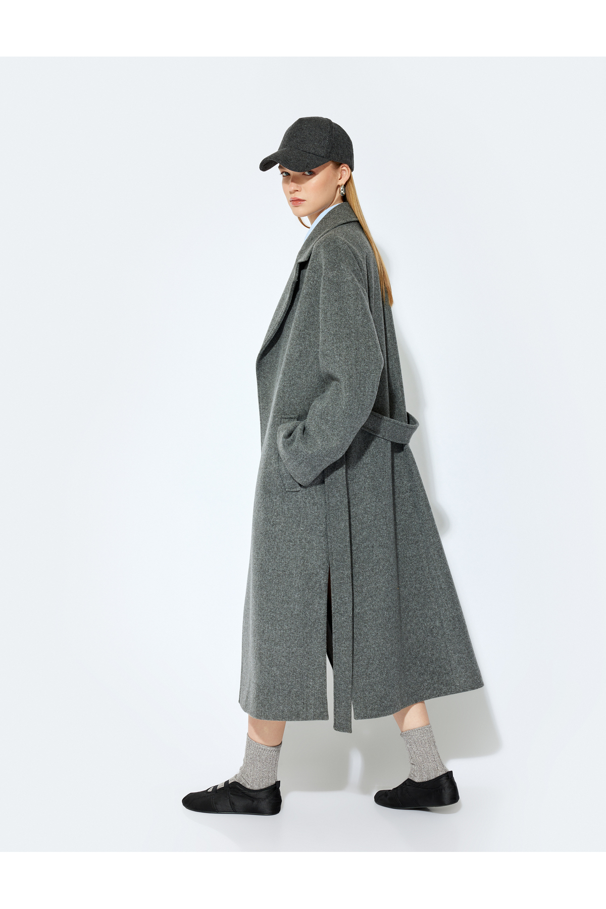 Koton  X Şahika Ercümen - Kruvaze Kemer Detaylı Cepli Uzun Kaşe Kaban - Görsel 2