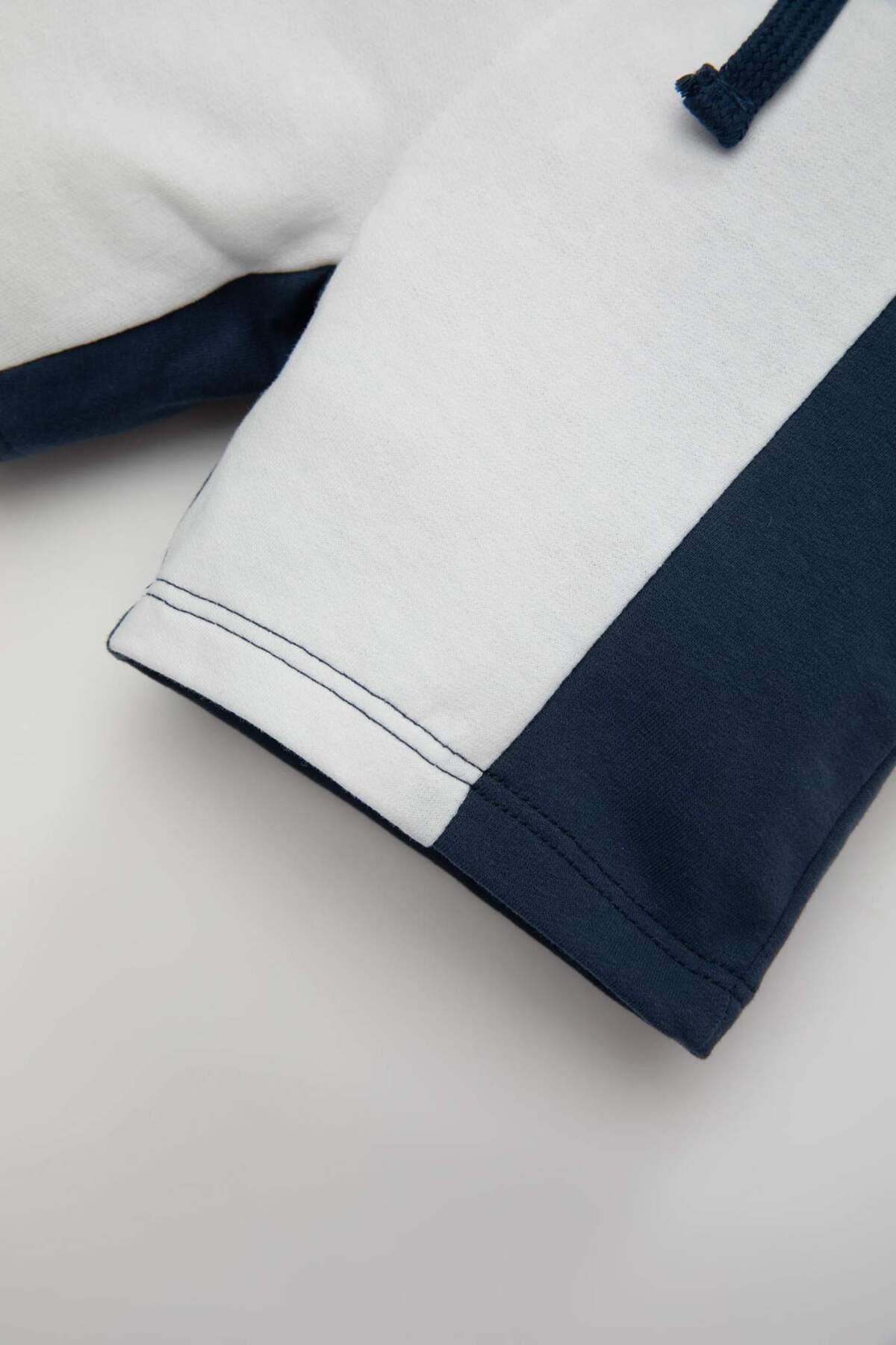 Defacto Renk Bloklu Şort Erkek Bebek D1508A524SM fotoğrafı 3 (önizleme)