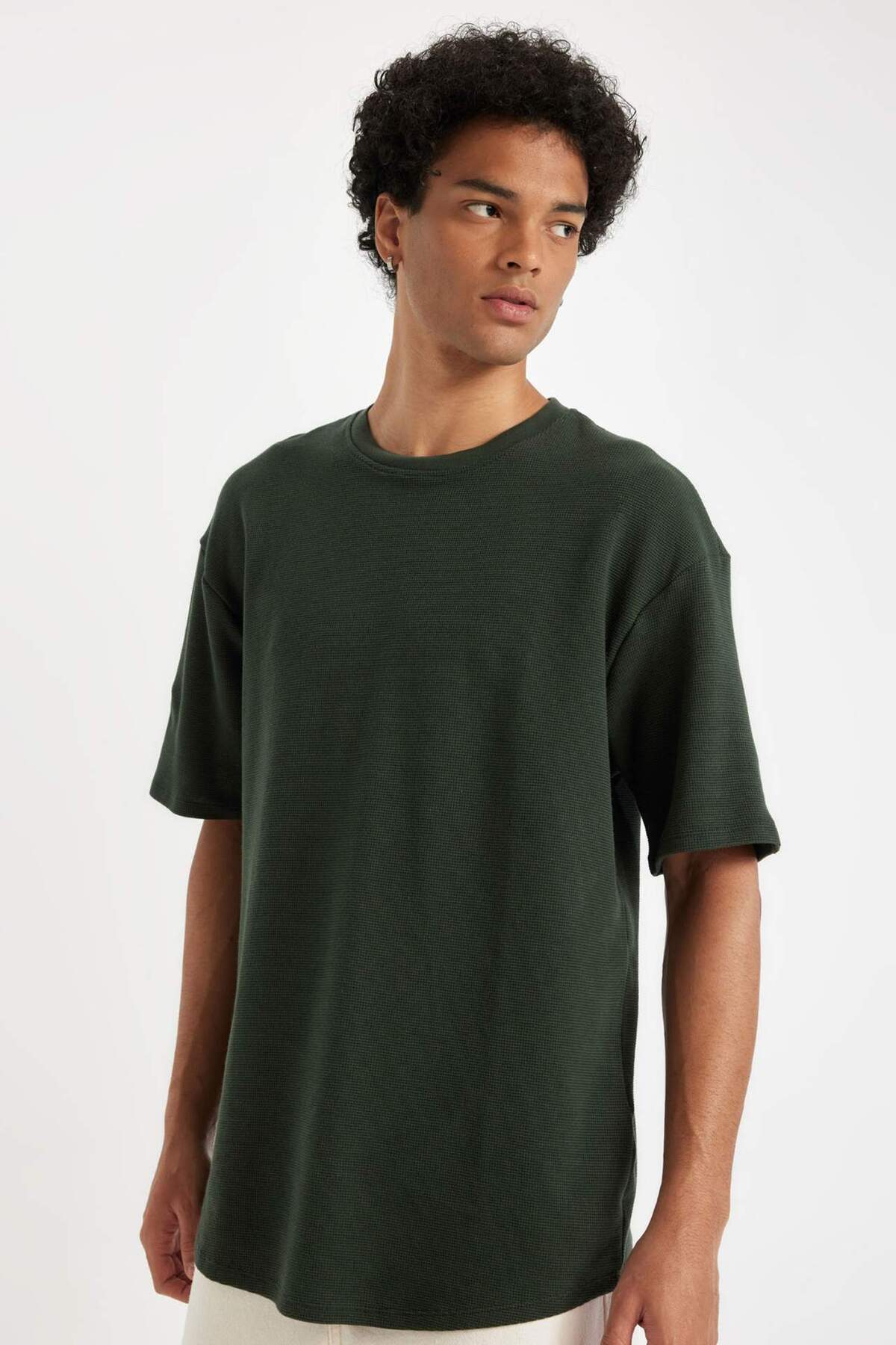 Defacto Comfort Regular Fit Comfortable Fit Crew Neck Short Sleeve Basic T-Shirt B4443Ax24Sp