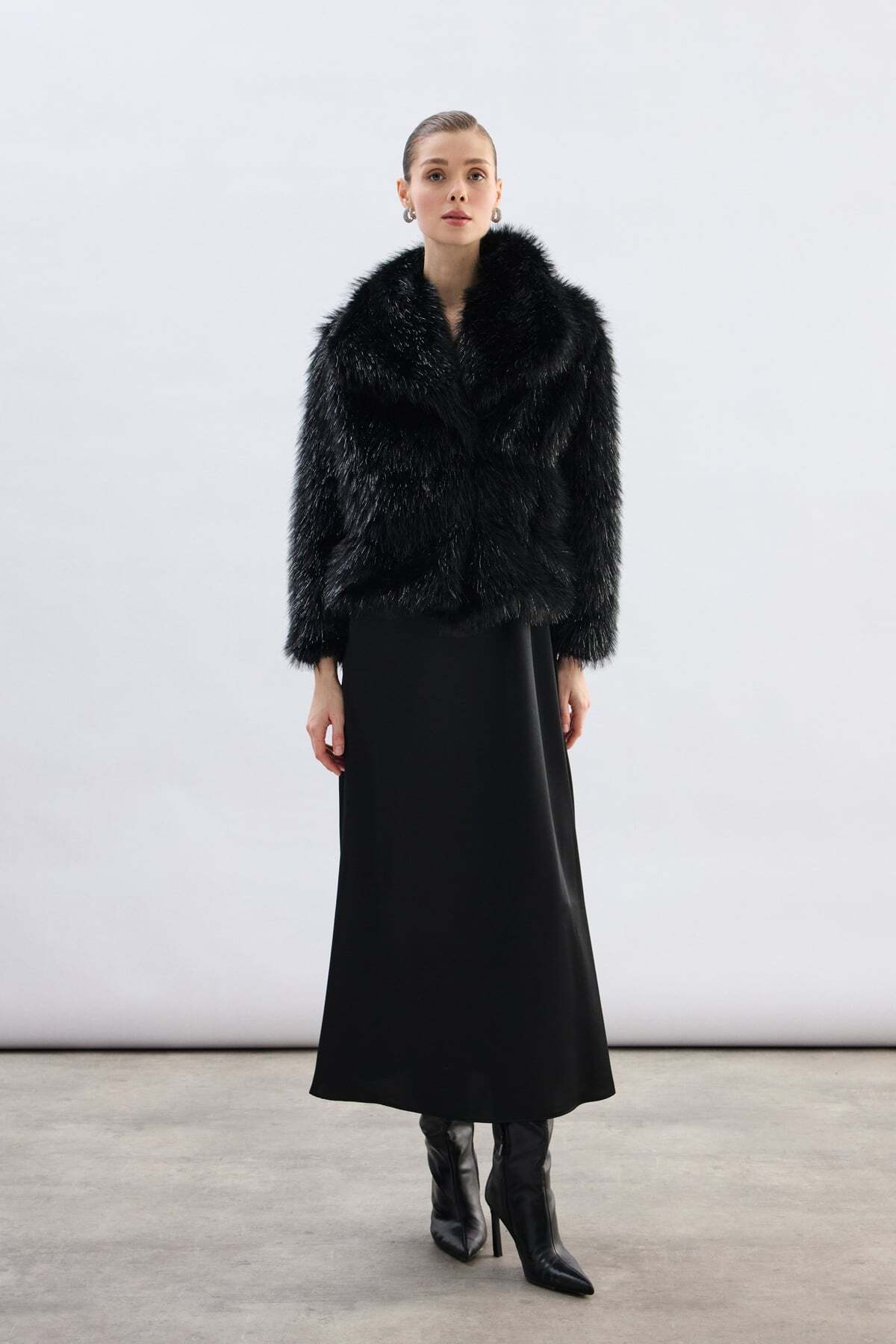 Sateen  Geniş Yakalı Simli Kürk - Siyah - Görsel 3