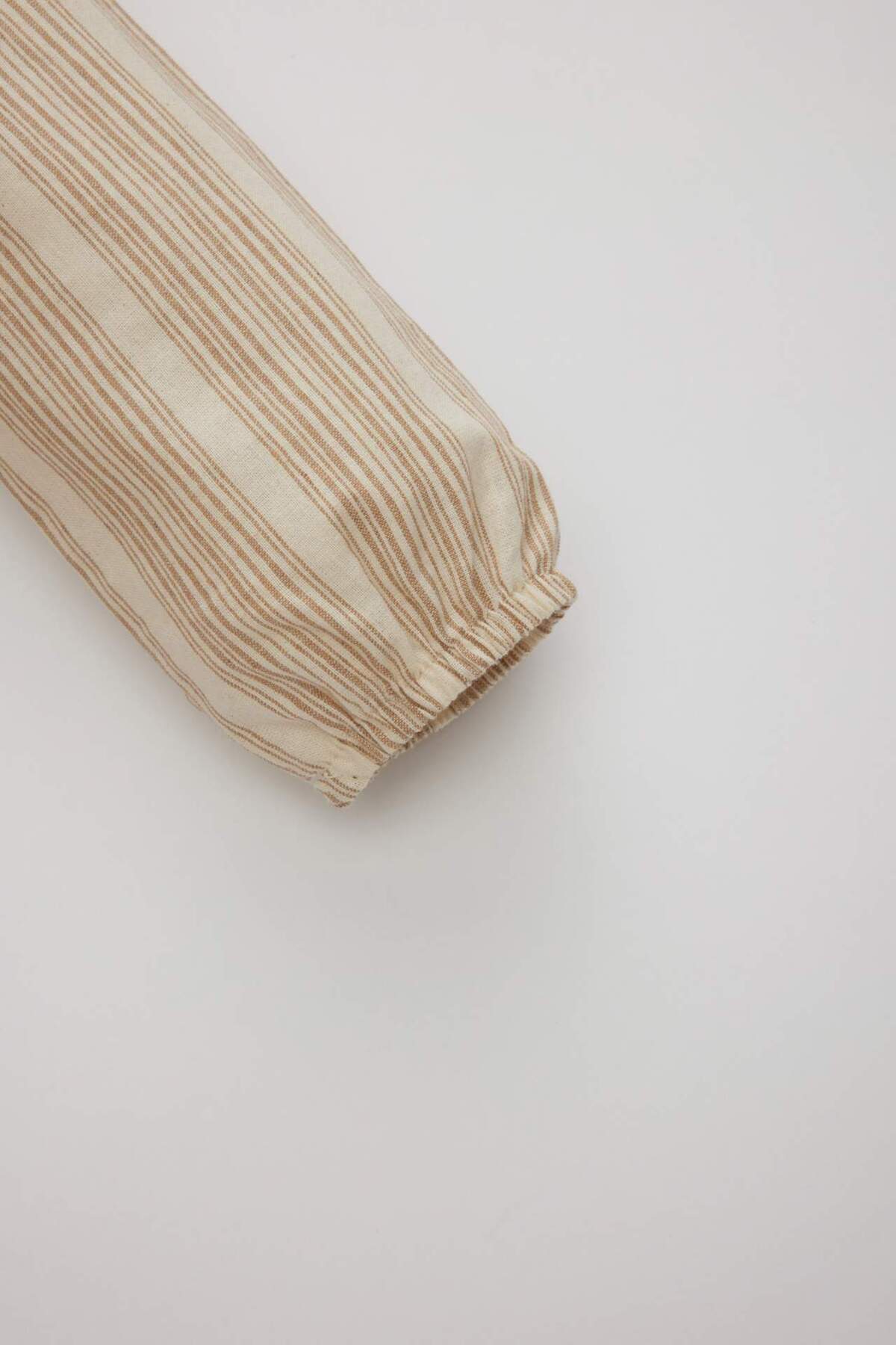 Defacto Çizgili Uzun Kollu Keten Görünümlü Elbise Kız Bebek C0769A524SP fotoğrafı 3 (önizleme)