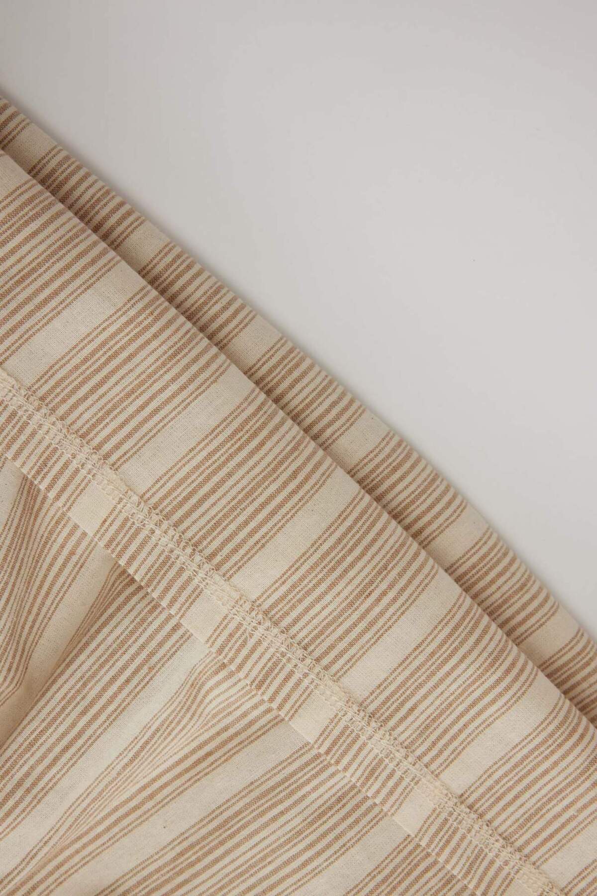 Defacto Çizgili Uzun Kollu Keten Görünümlü Elbise Kız Bebek C0769A524SP fotoğrafı 4 (önizleme)