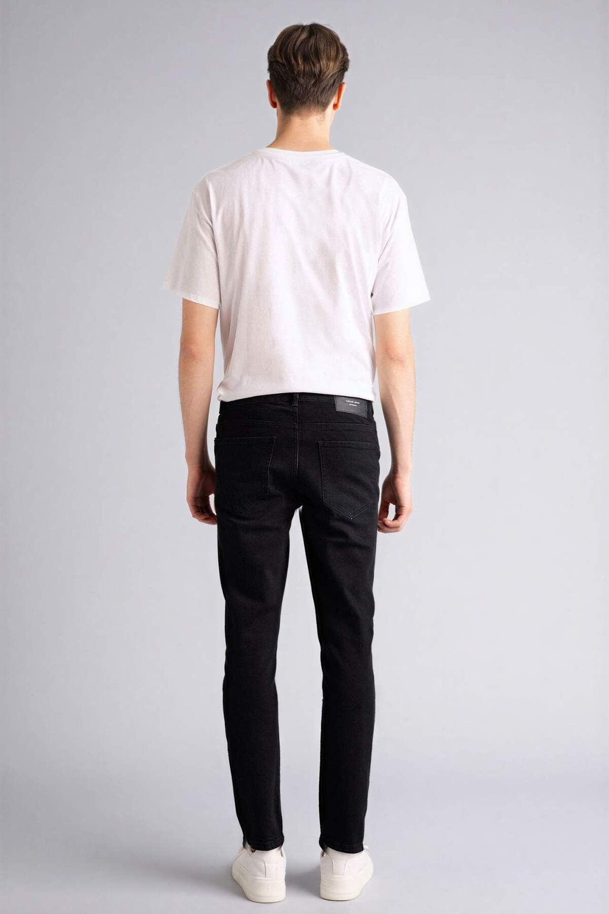 Defacto  Pedro Slim Fit Dar Kalıp Normal Bel Dar Paça Jean Pantolon R8788AZ23AU - Görsel 4