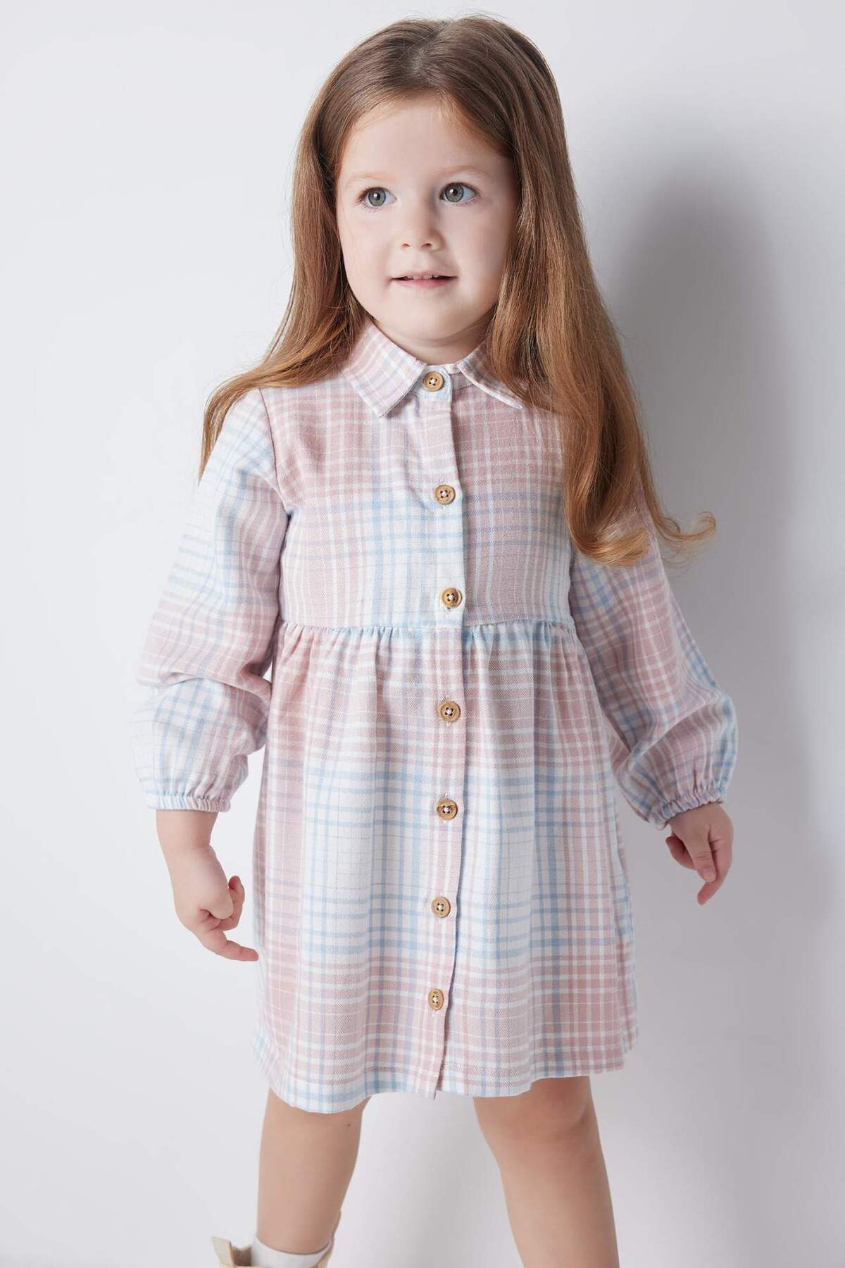 Defacto Ekose Desenli Uzun Kollu Düğmeli Flanel Elbise Kız Bebek D2559A524AU fotoğrafı 3 (önizleme)