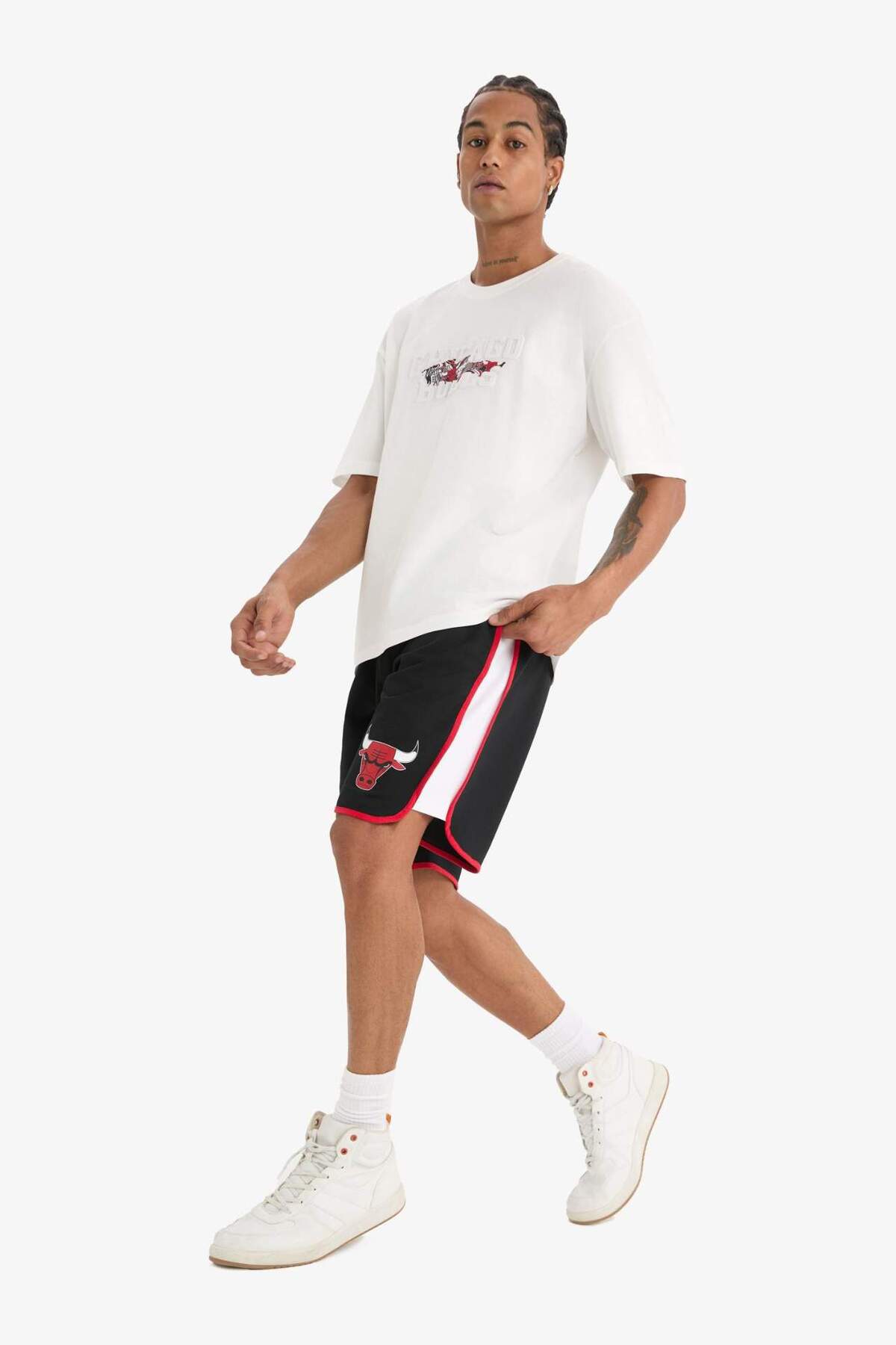 Defacto Fit Nba Chicago Bulls Regular Fit Kısa Paça Pamuklu Şort A3822ax23sm