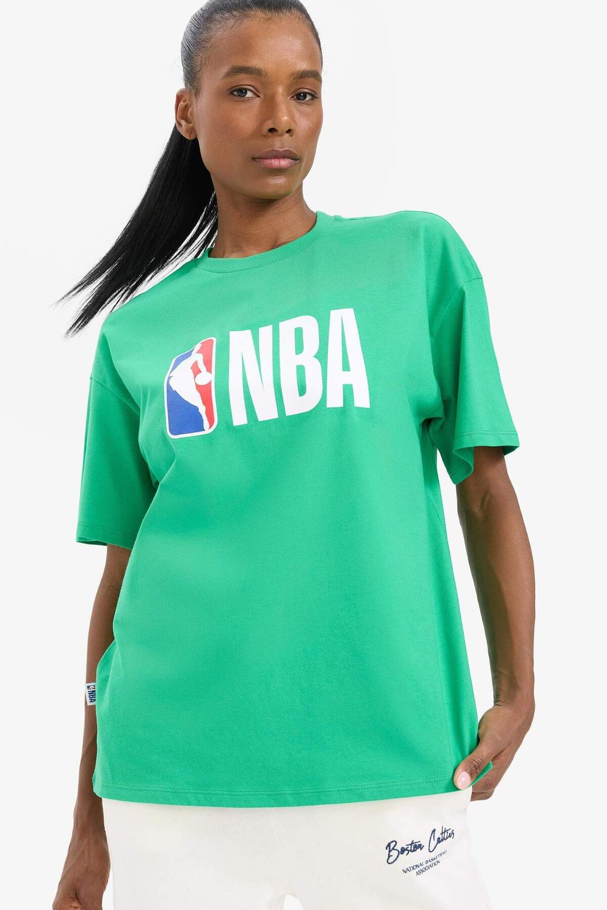 DeFacto %100 Pamuk NBA Wordmark Oversıze Tişört X2993AZ22SM görsel 3