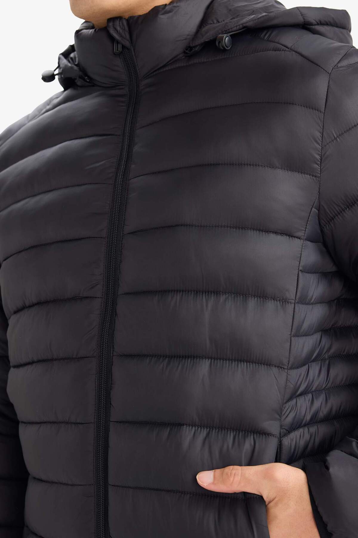 Defacto  Slim Fit Kapüşonlu Su İtici Isı Yalıtımlı Şişme Mont N4661AZ20AU - Görsel 4