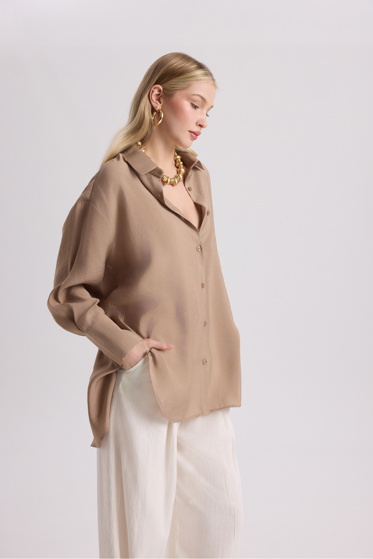 MAI STUDIOS CO.  Zaria Açık Vizon Oversize Gömlek - Görsel 4