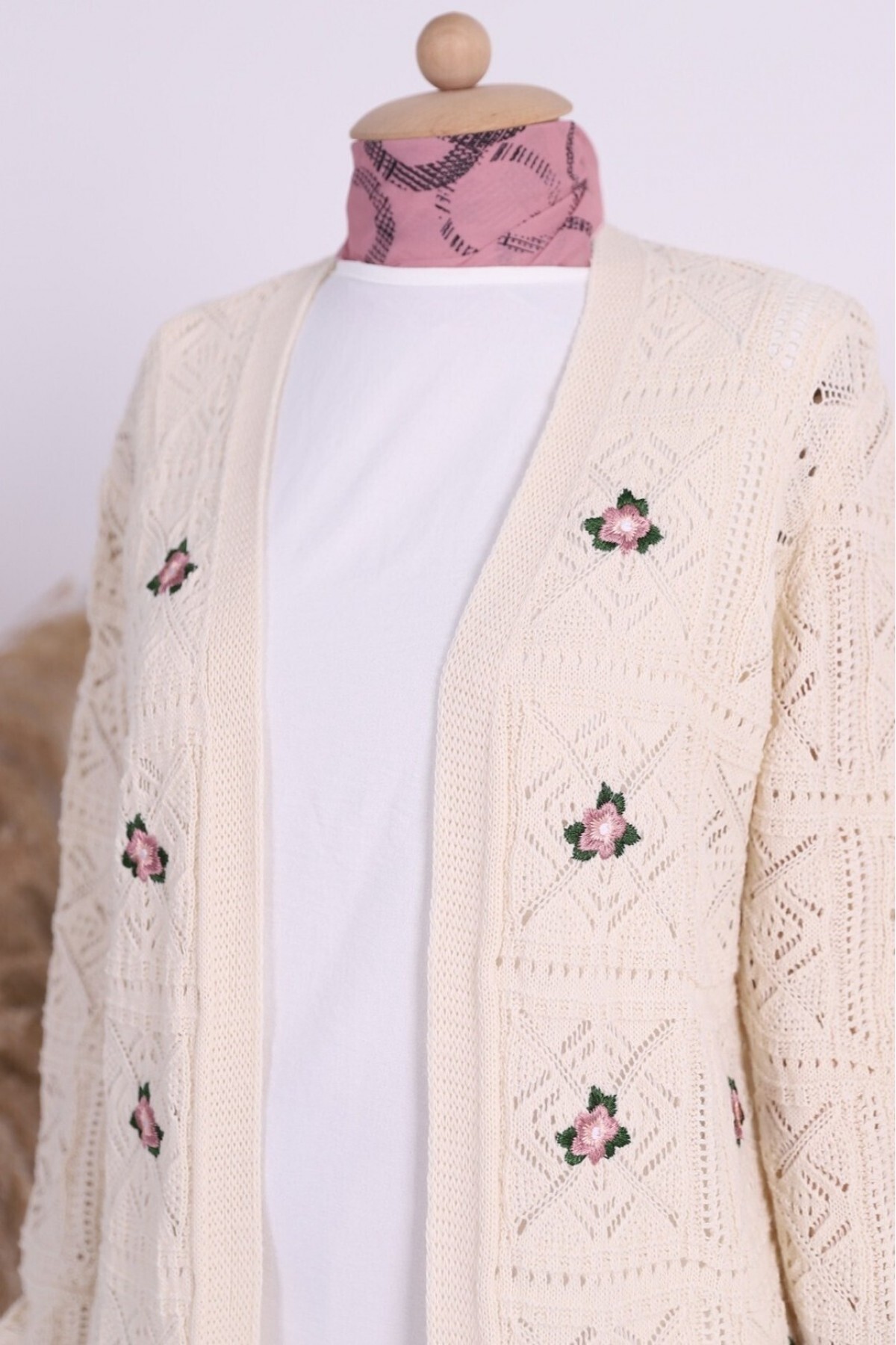 HİJABAYA  Ajurlu Nakışlı Hırka - Görsel 6