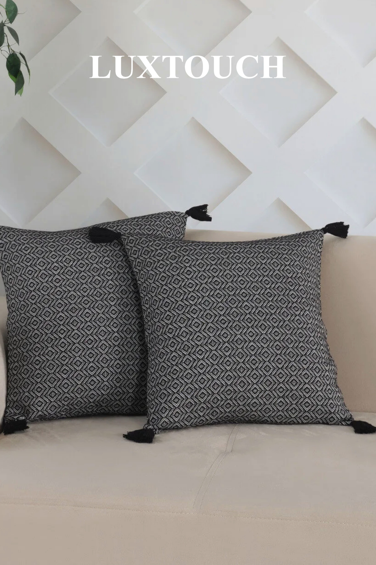 Bergama Black 2-Piece Pompom Pillowcase 45 x 45 cm Pillow Cushion Cover with Zipper Tassel