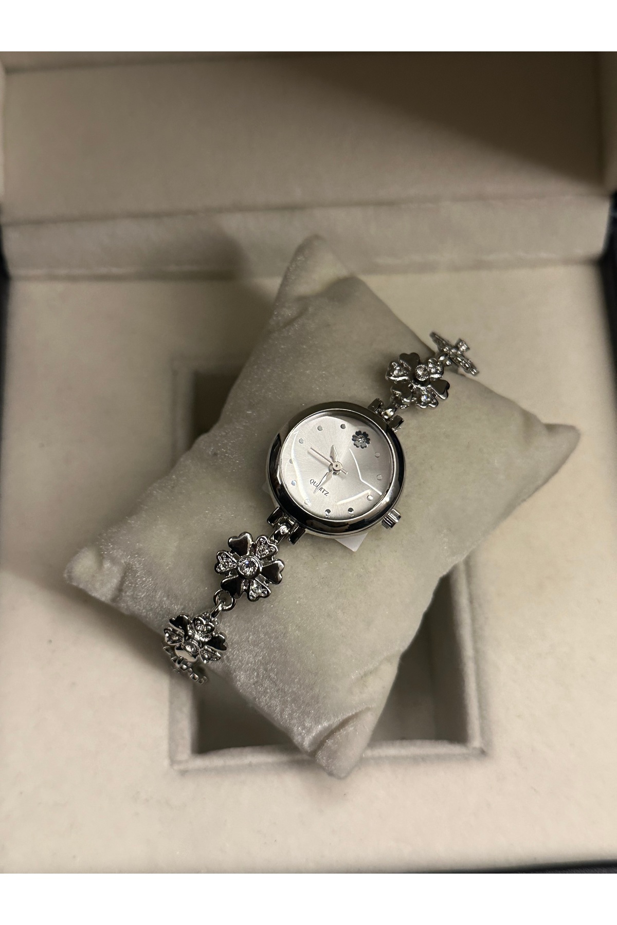 chaoyada  Yonca Taş Kordon Vintage Kadın Kol Saati