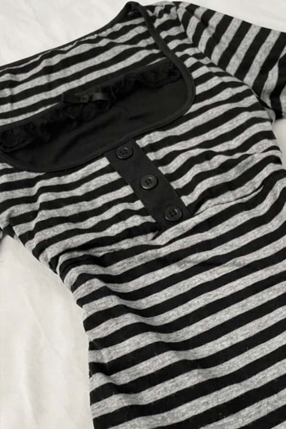 Köstebek  Siyah Gri Çizgili Düğme Detaylı Dantelli Vintage Y2K Kısa Kollu Crop - Görsel 3