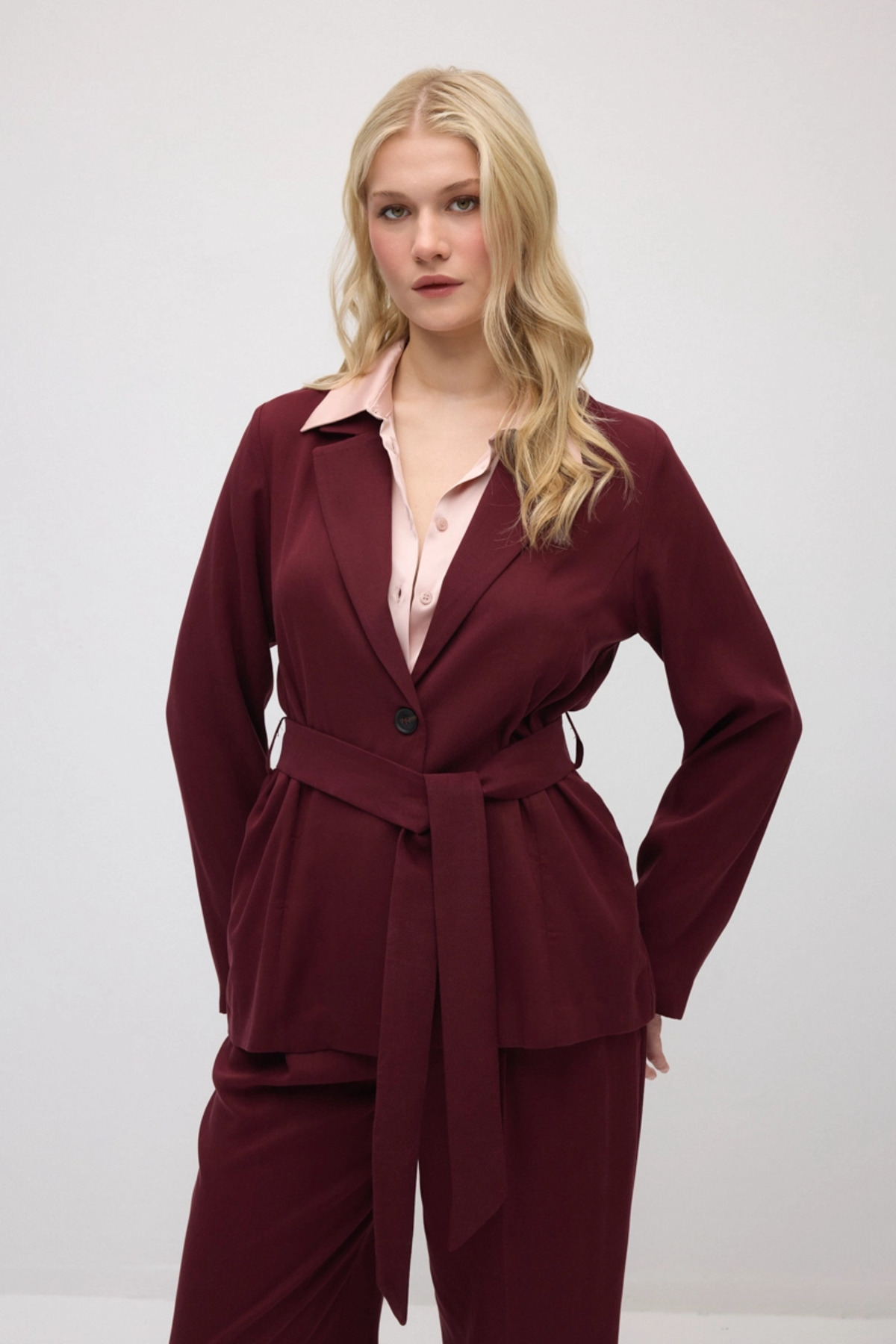 Gusto Beli Kemerli Tencel Ceket - Bordo