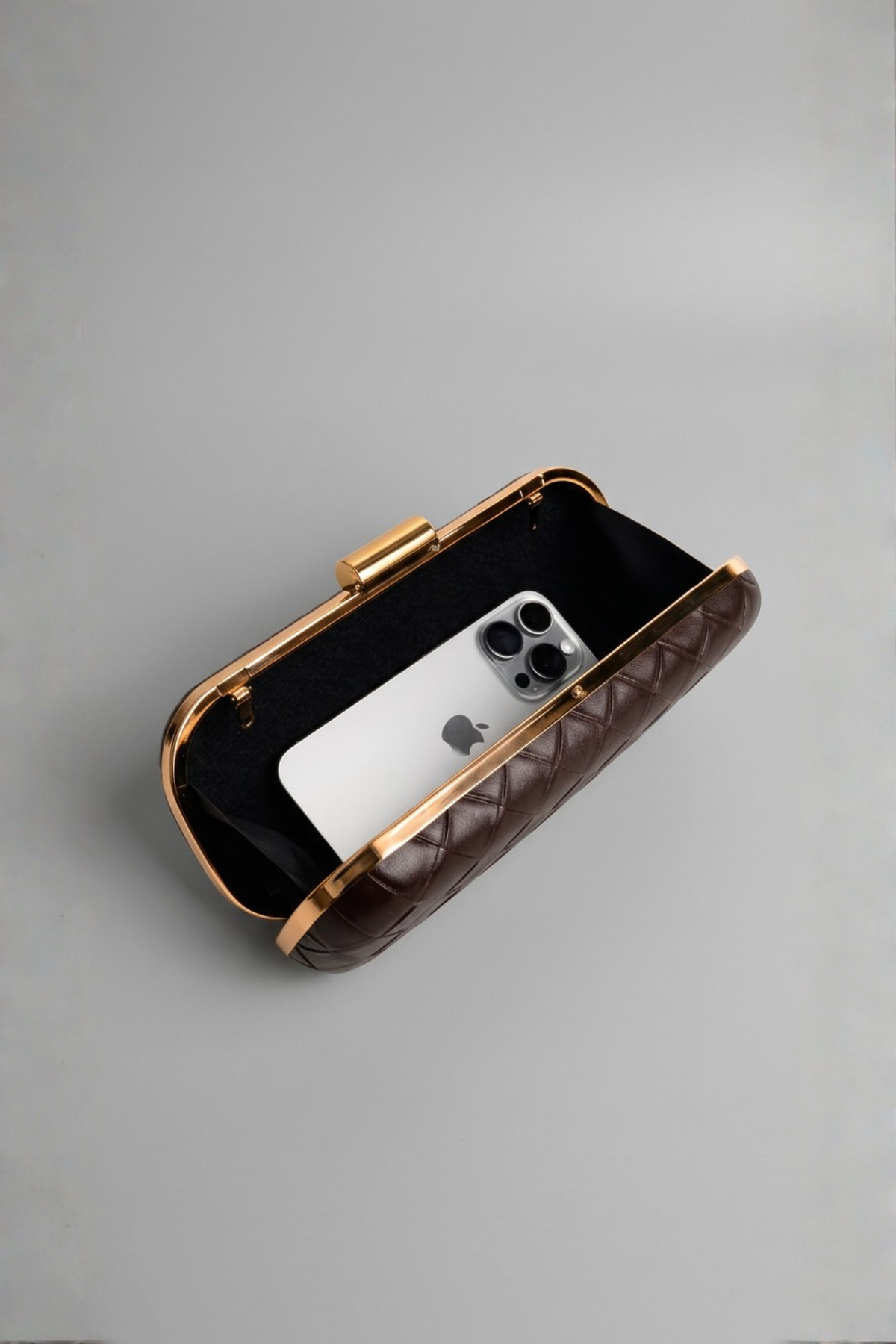 Berlesi Kahverengi Gold Örgü Derili Zincirli Metal Kapaklı Clutch Çanta görsel 5