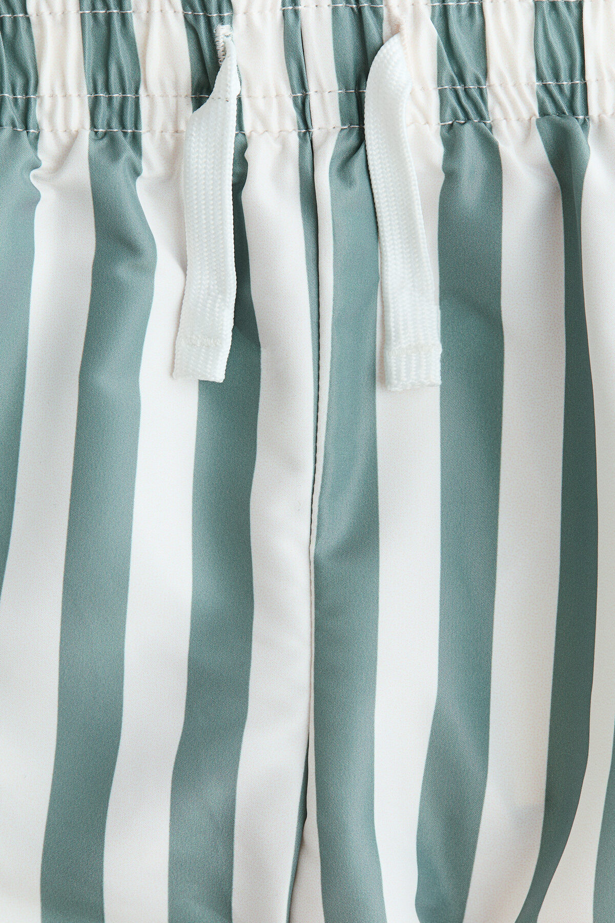 H&M Desenli Şort Mayo fotoğrafı 2 (önizleme)