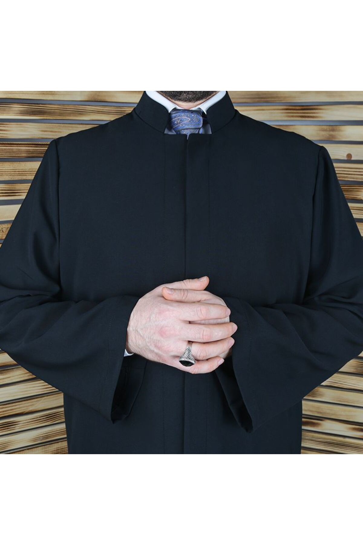 Mutta Hakim Collar Plain Imam Robe Black