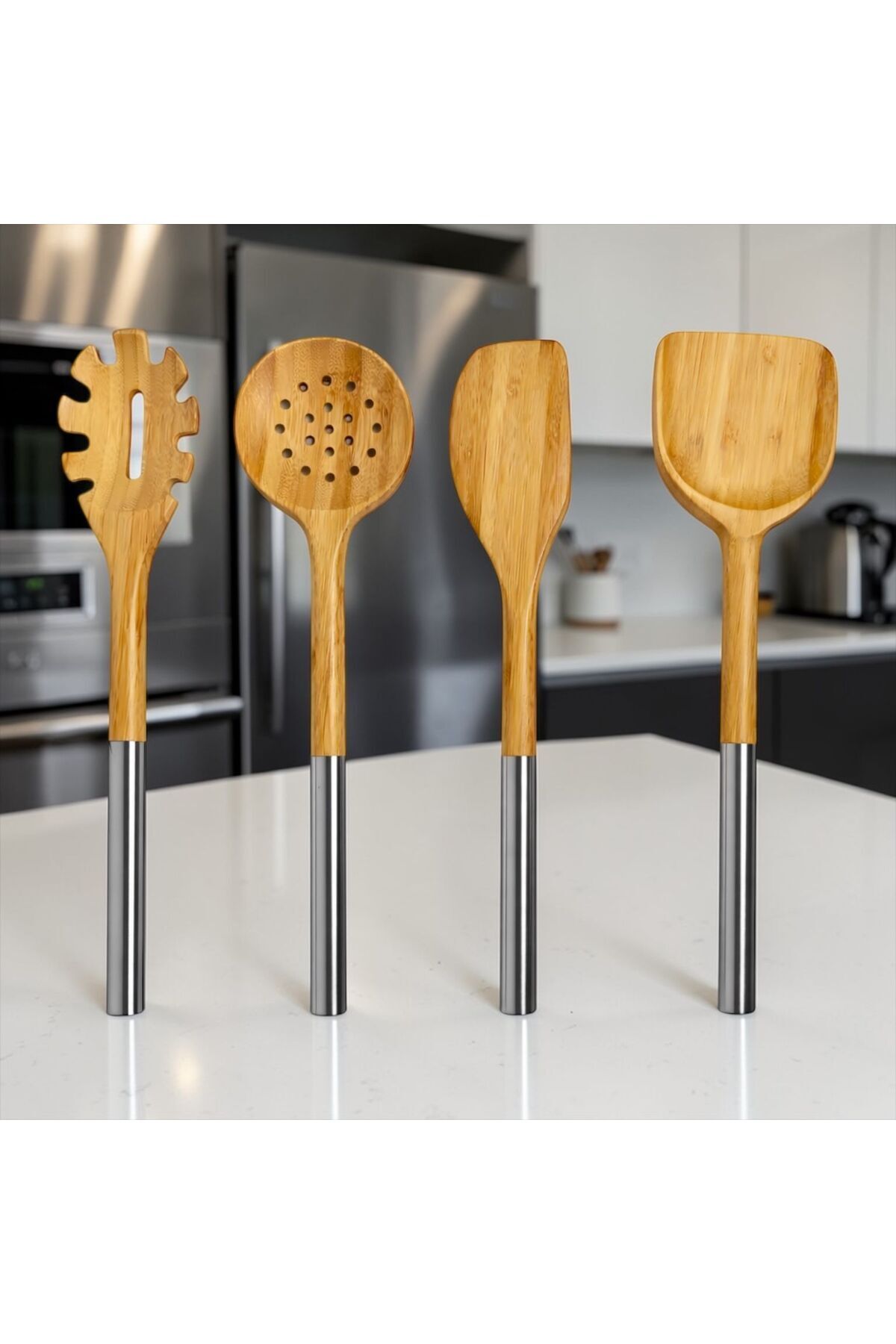 Metal Saplı Bambu 4’lü Mutfak Seti – Kevgir, Spatula, Yan Spatula ve Makarna Servis Kaşığı