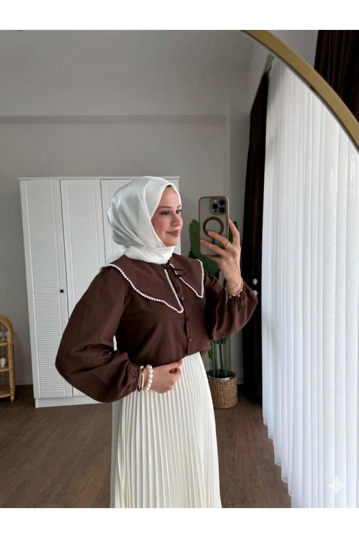 Women's Skirt Top Baby Collar Pearl Brown Shirt