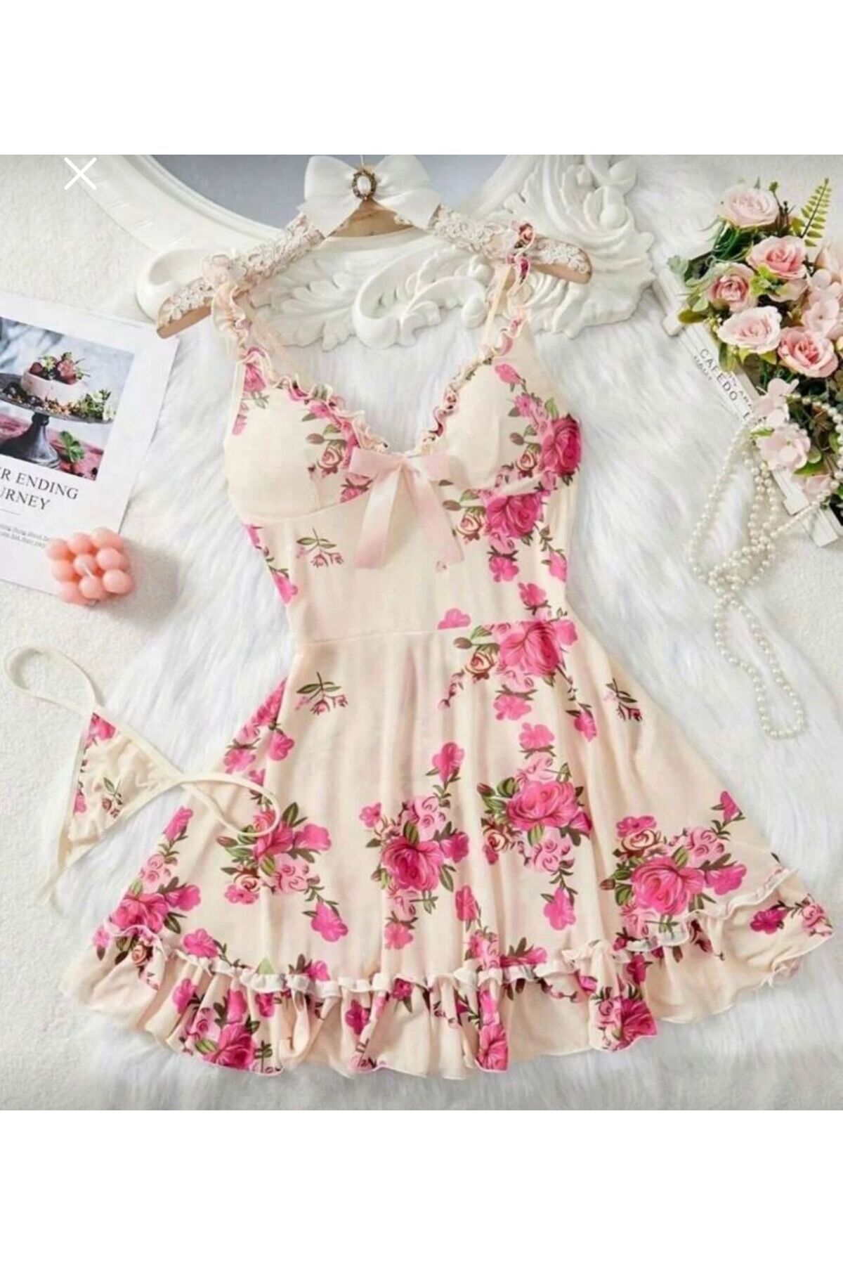 MOR SUBVAY  Kadın Pembe Gül Desenli V Yaka Askılı Fırfırlı Yumuşak Gecelik Takımı Tanga Hediyeli - Görsel 5