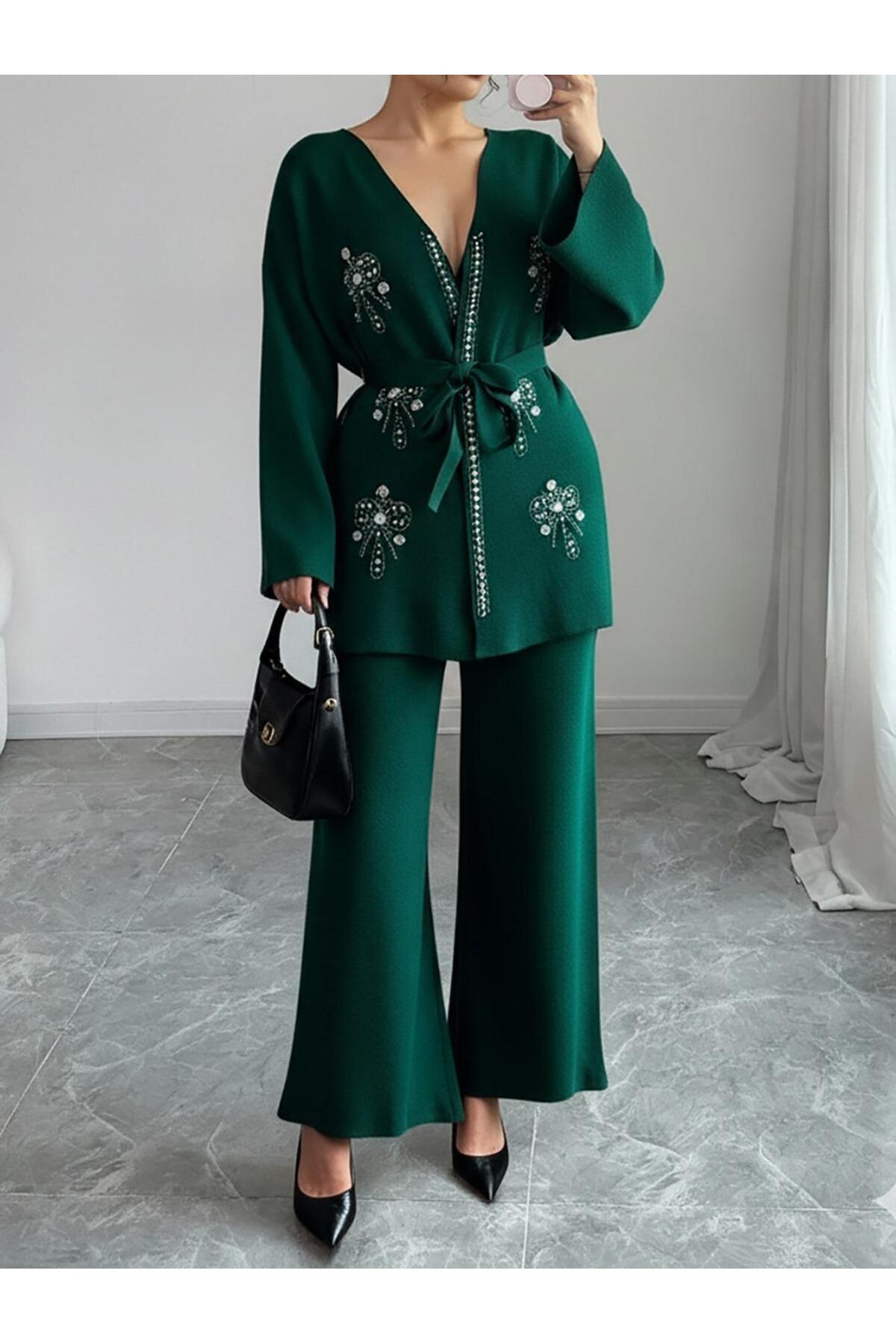 chic two-piece V-neck set