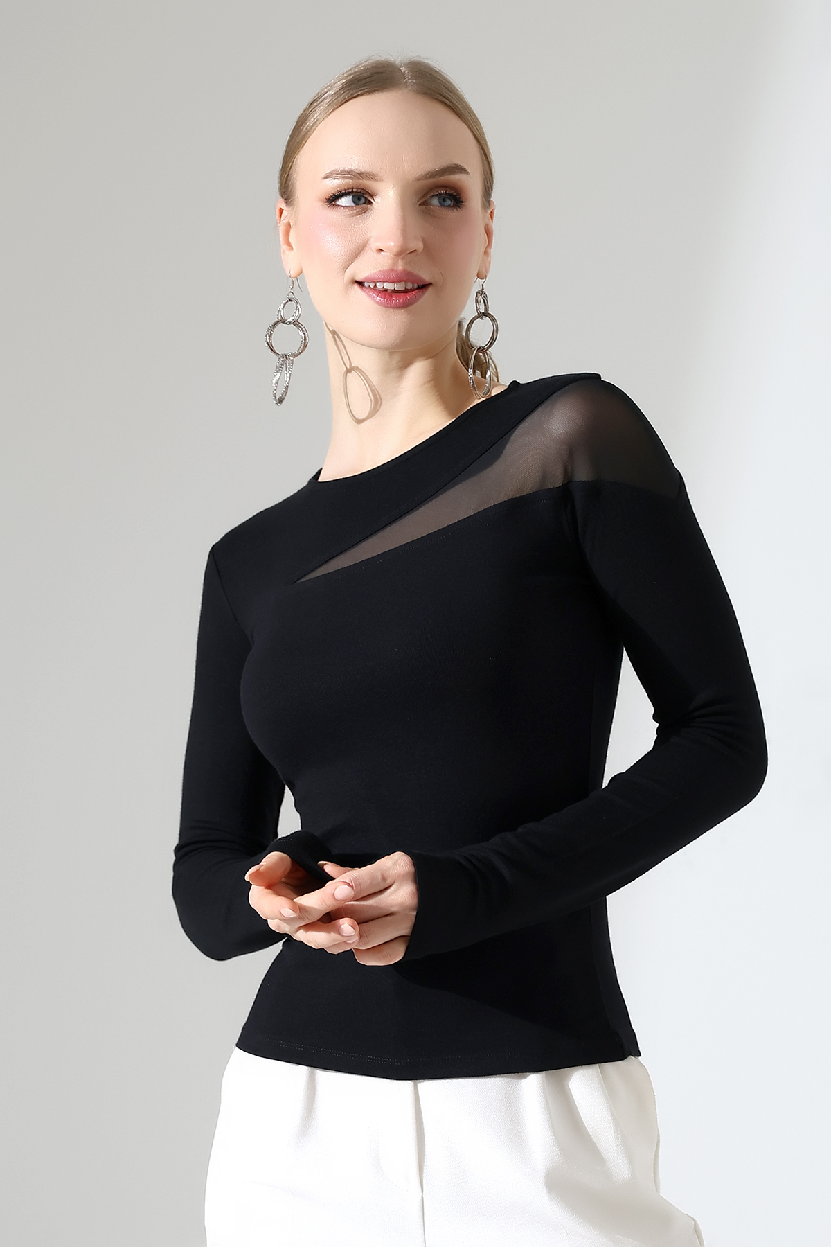 DİVİSTA Women's Black Tulle Detail Long Sleeve Stylish Blouse Stretchy Fit Body
