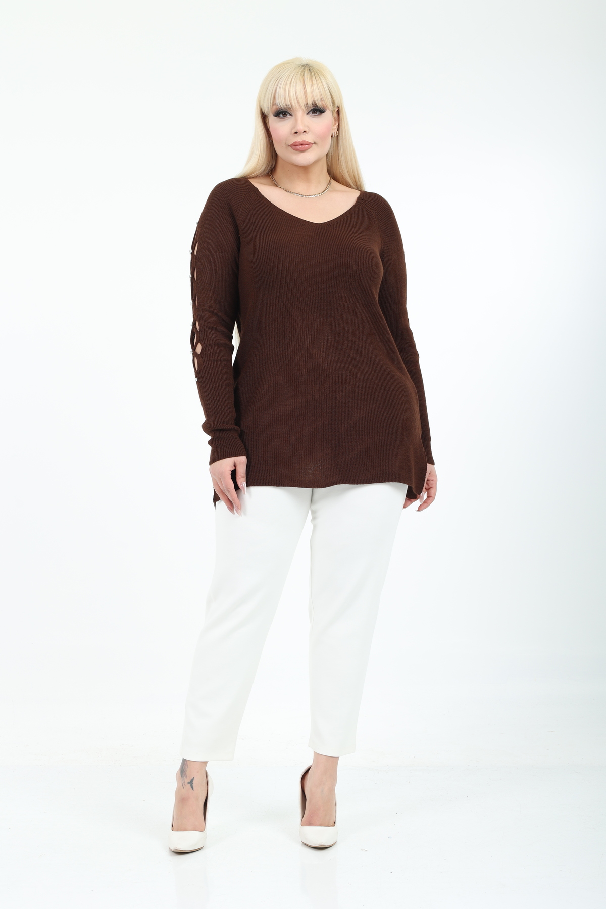 MJORA  Kahverengi V Yaka Kol Detaylı Triko Örme Taşlı Kazak - Görsel 2