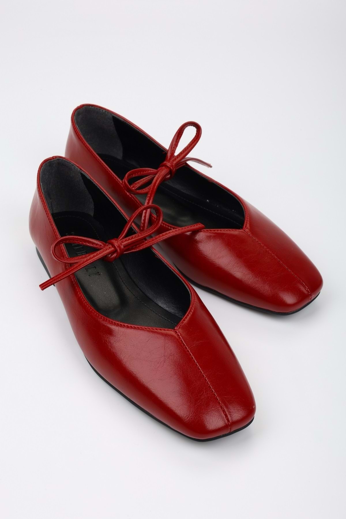 Shoeberry  Kadın Noriel Kırmızı Cilt Bağlamalı Babet - Görsel 3