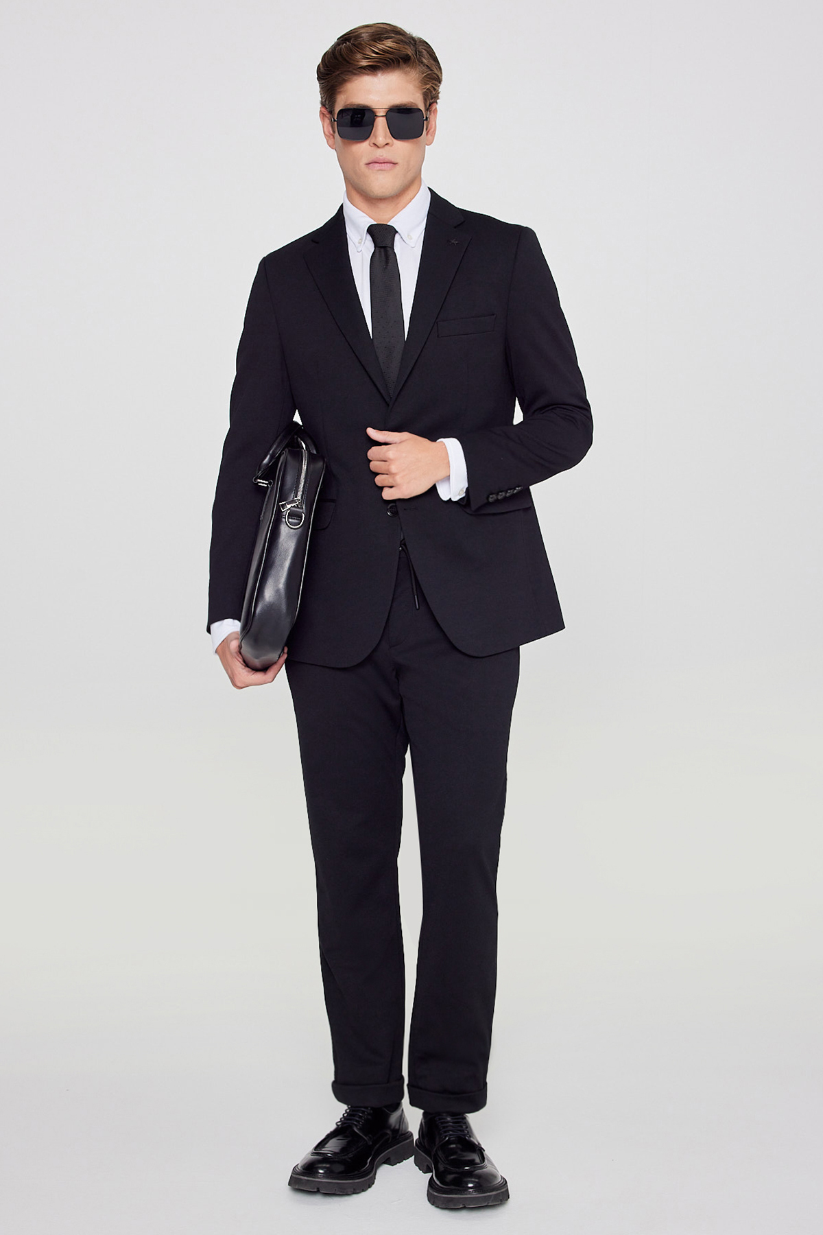 AC&Co / Altınyıldız Classics  Erkek Siyah Slim Fit Dar Kesim Mono Yaka Beli Bağlamalı Kapak Cepli Esnek Takım Elbise