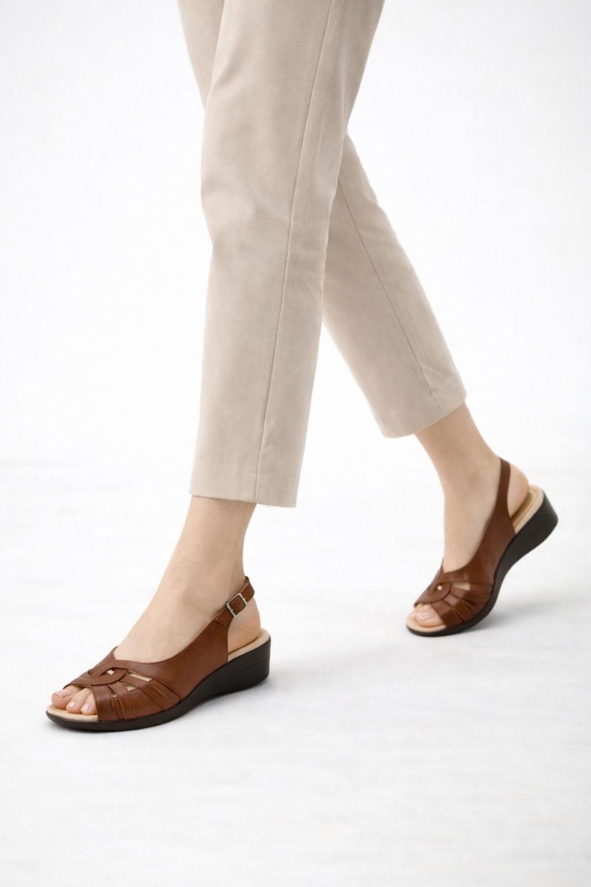 YADE MODA  Ortapedik Kadın Anne Sandaleti - Görsel 2