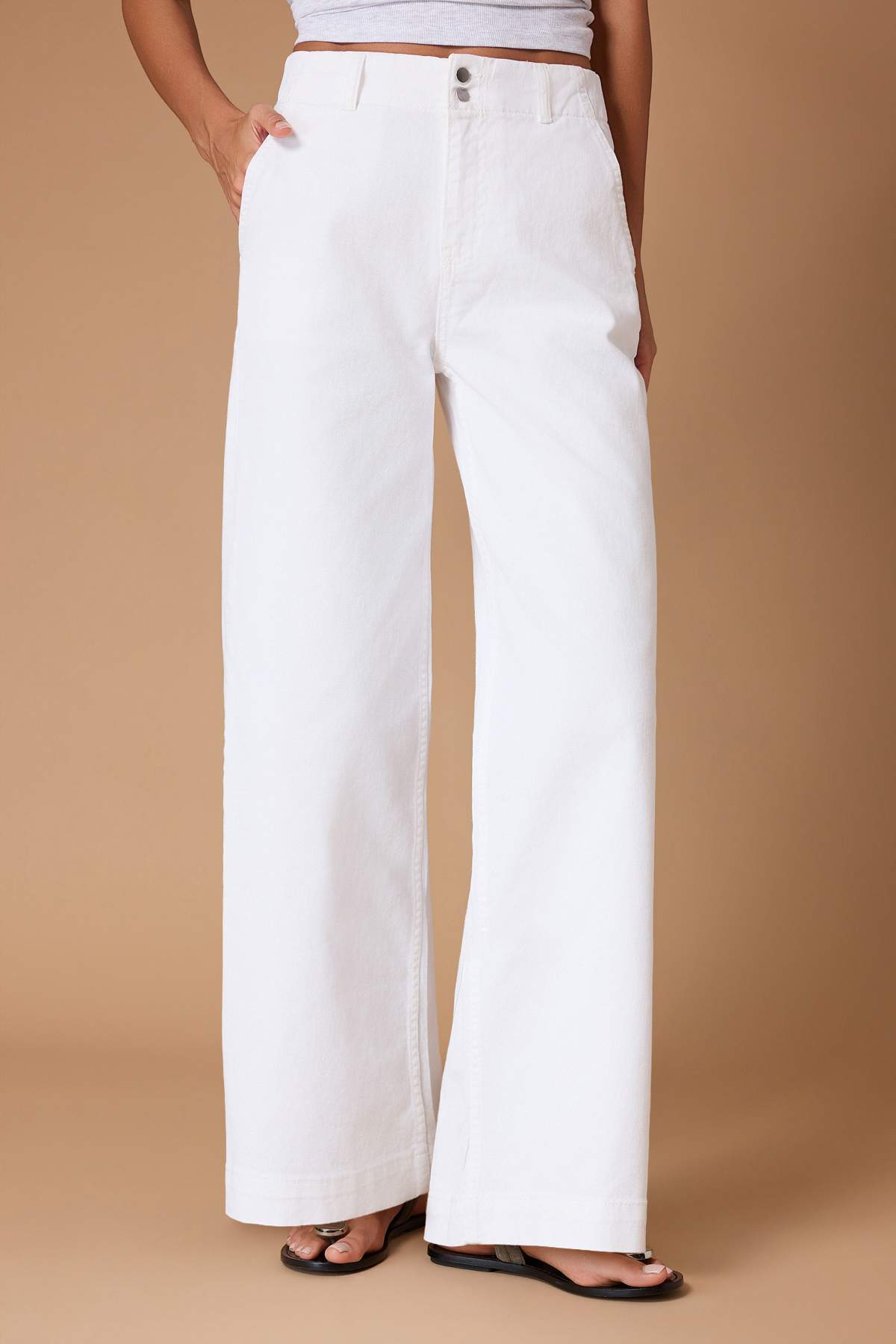 Trendyolmilla  Beyaz Düğme Detaylı Yüksek Bel Comfort/Esnek Wide Leg Geniş Paça Jeans TWOSS25JE00183 - Görsel 3