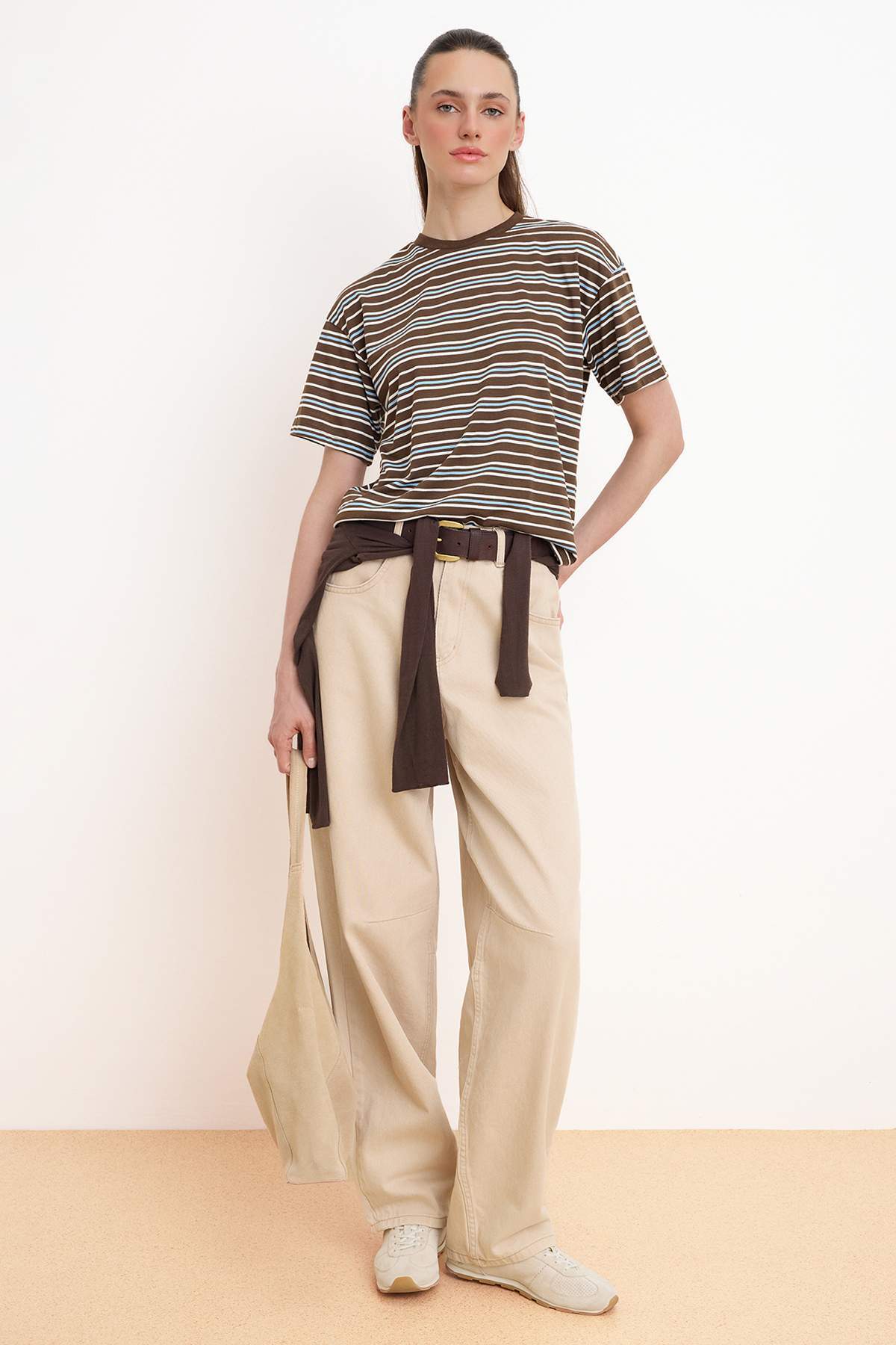Trendyolmilla  Kahverengi Çizgili Oversize/Geniş Kalıp Kısa Kollu Uzun Tok %100 Pamuk Örme T-Shirt TWOSS26TS00055 - Görsel 2