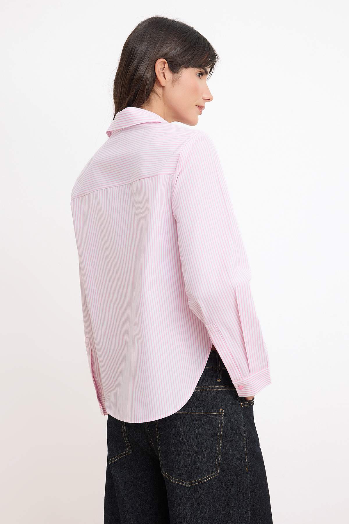 Trendyolmilla  Pembe Çizgili Vatka Detaylı Gömlek TWOSS26GO00125 - Görsel 4
