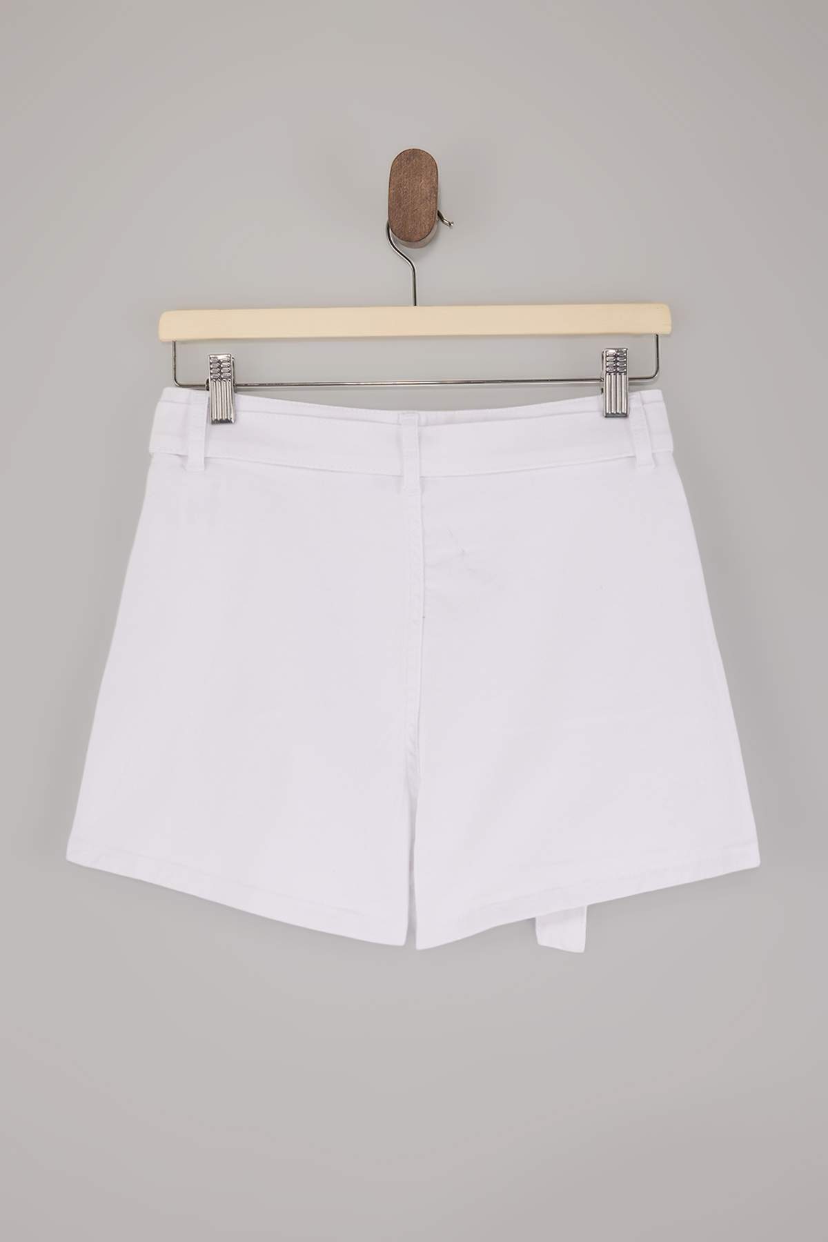 Trendyolmilla  Beyaz Gabardin Kısa Kemerli Şort & Bermuda TWOSS26SR00045 - Görsel 6