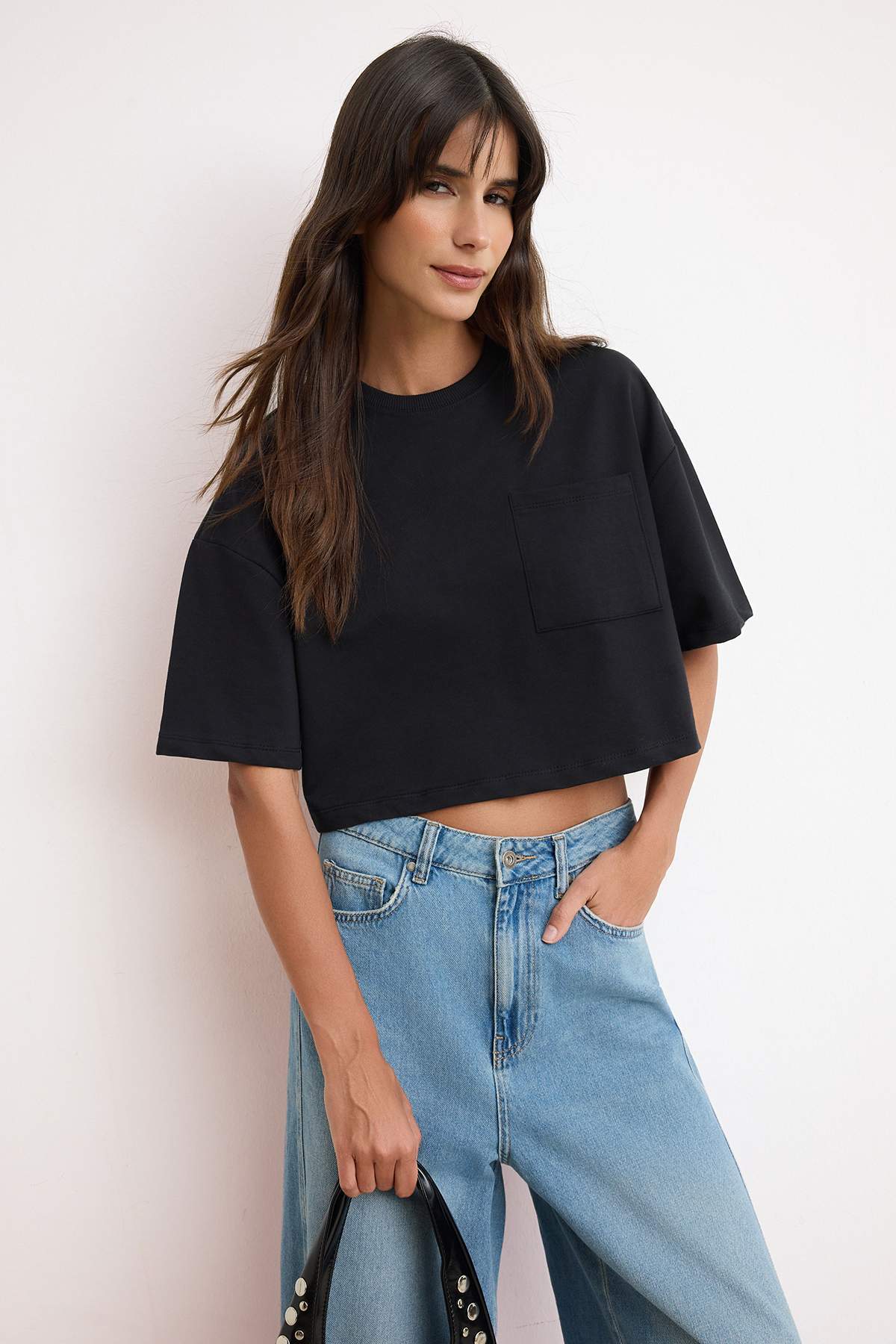 Trendyolmilla Siyah Boxy Düşük Kol Kısa Kollu %100 Pamuk Örme T-Shirt TWOSS26TS00185