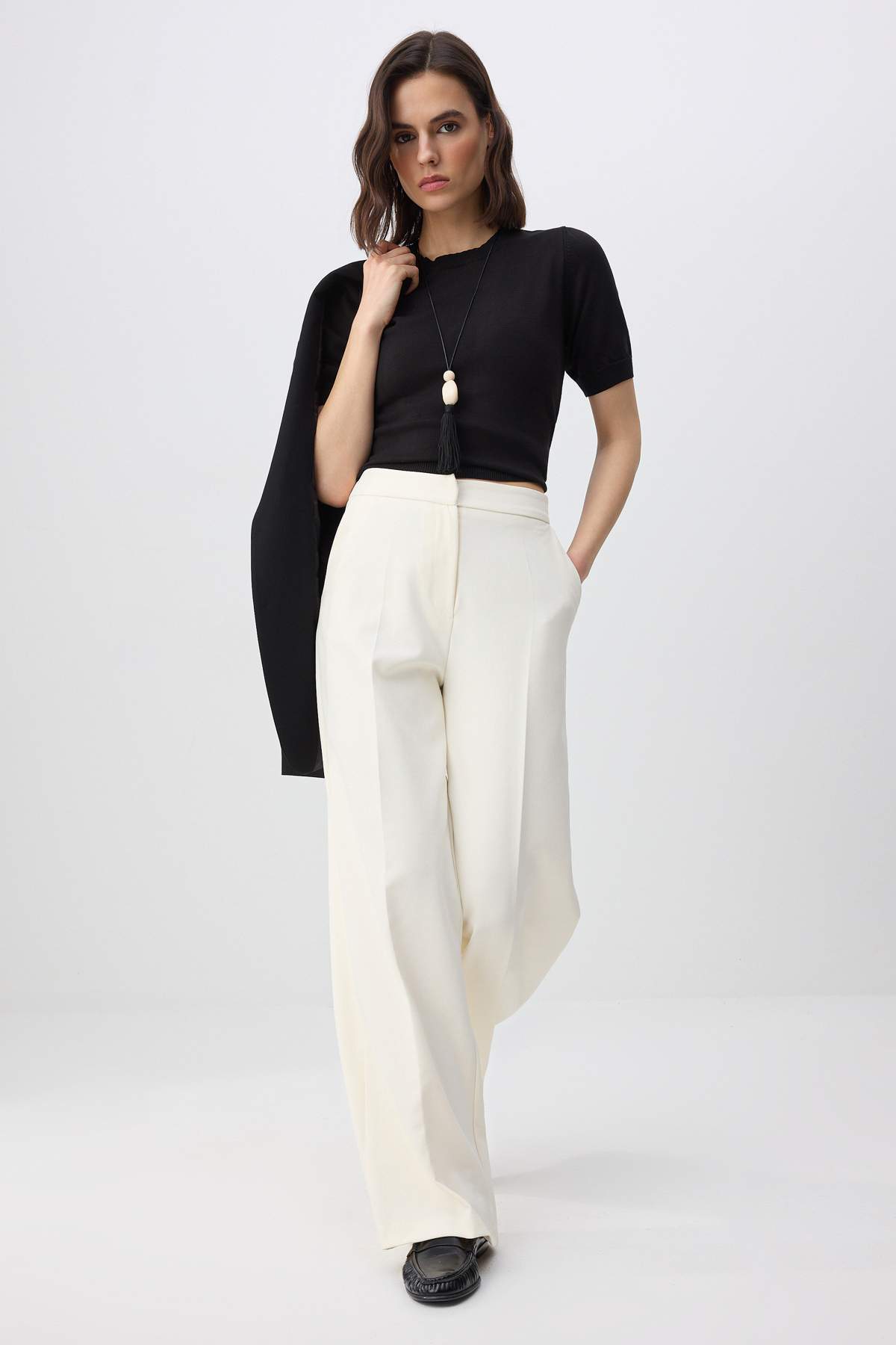 Trendyol Kollektion Spezielle Kollektion Weiße gewebte Hose mit weitem Bein T...