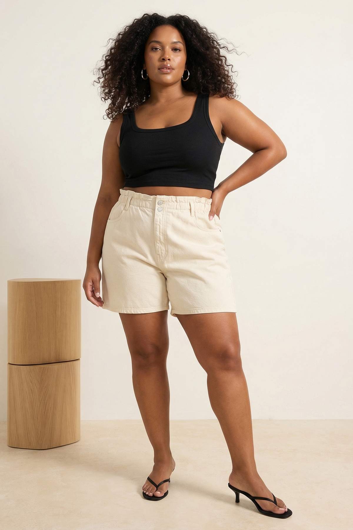 Trendyolmilla  Bej Lastikli Yüksek Bel Geniş Kesim %100 Pamuk Non-Stretch Büyük Beden Denim Şort TBBSS22JE00015 - Görsel 2