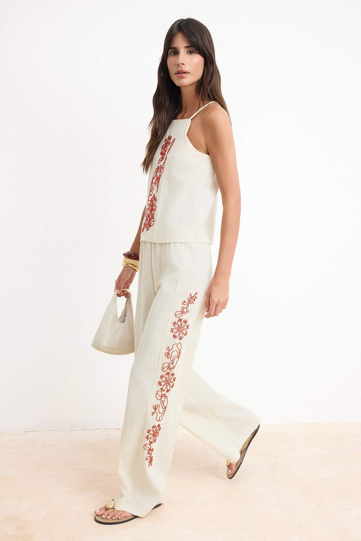 Trendyolmilla  Çok Renkli Boncuk Nakışlı Bluz Geniş Paça İnce Kumaş Pantolon Dokuma Alt - Üst Takım TWOSS26AU00151 - Görsel 2