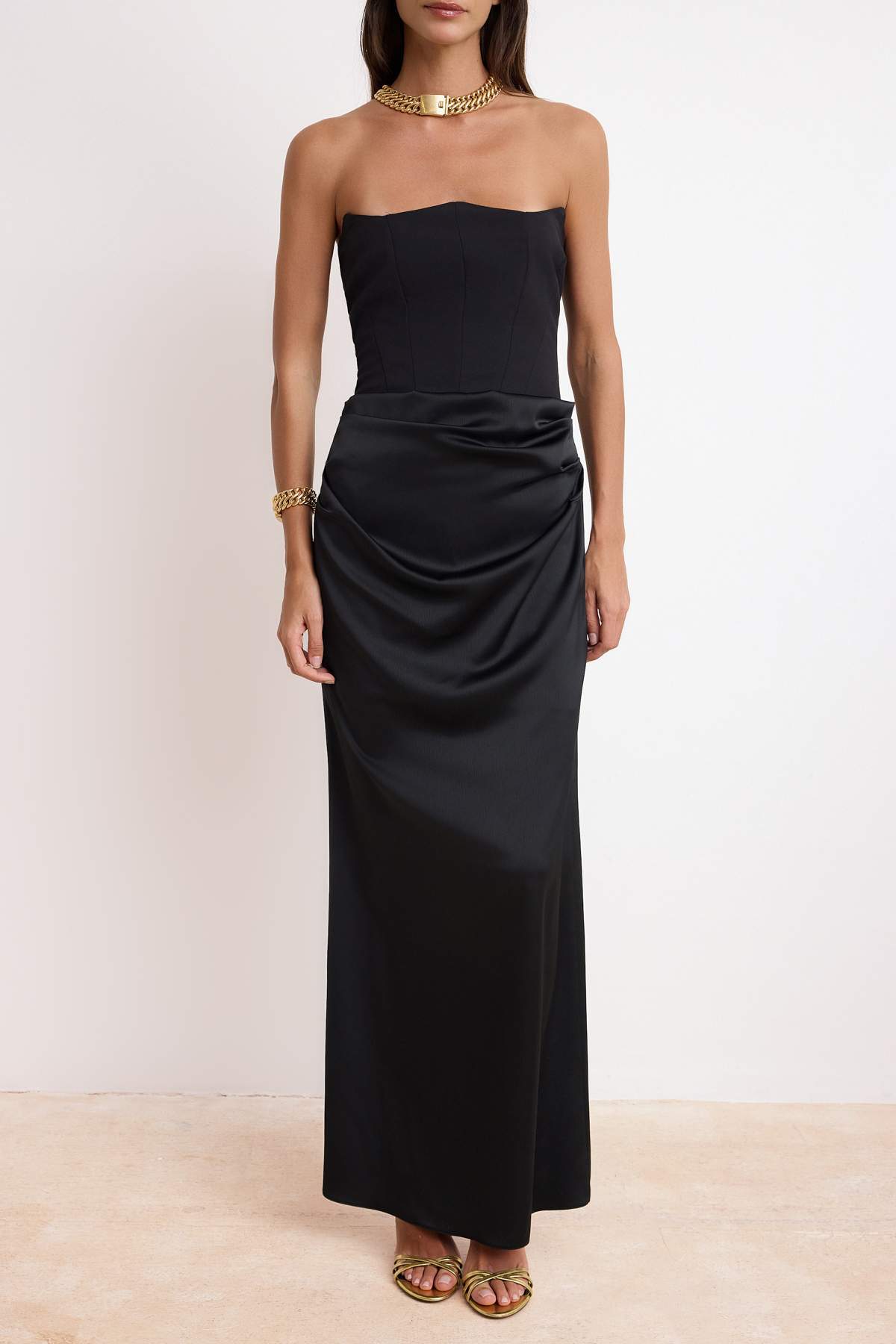 Trendyolmilla  Siyah Straplez Dokuma Uzun Şık Mezuniyet/Balo Abiye Gece Mezuniyet Elbisesi TPRAW25EL00195 - Görsel 3