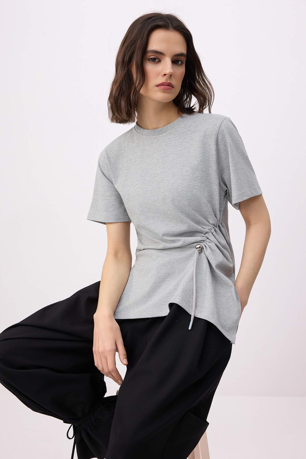 Trendyol Kollektion Grau meliert, normale Passform, kurzärmelig, 100 % Baumwo...