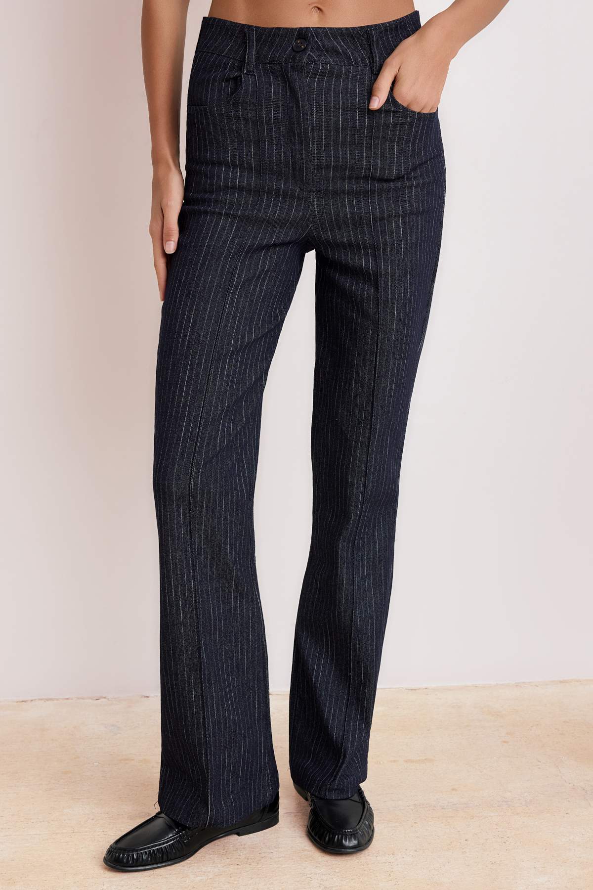 Trendyolmilla  Koyu Mavi Orta Esnek Düğmeli ve Cepli Denim Alt - Üst Takım TWOSS26AU00157 - Görsel 3